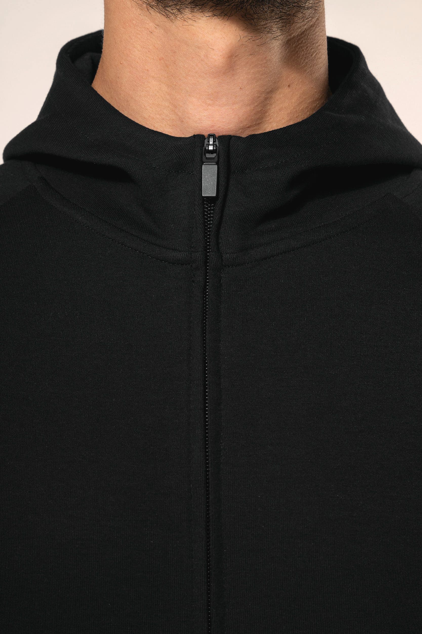 Veste zippée à capuche homme en situation