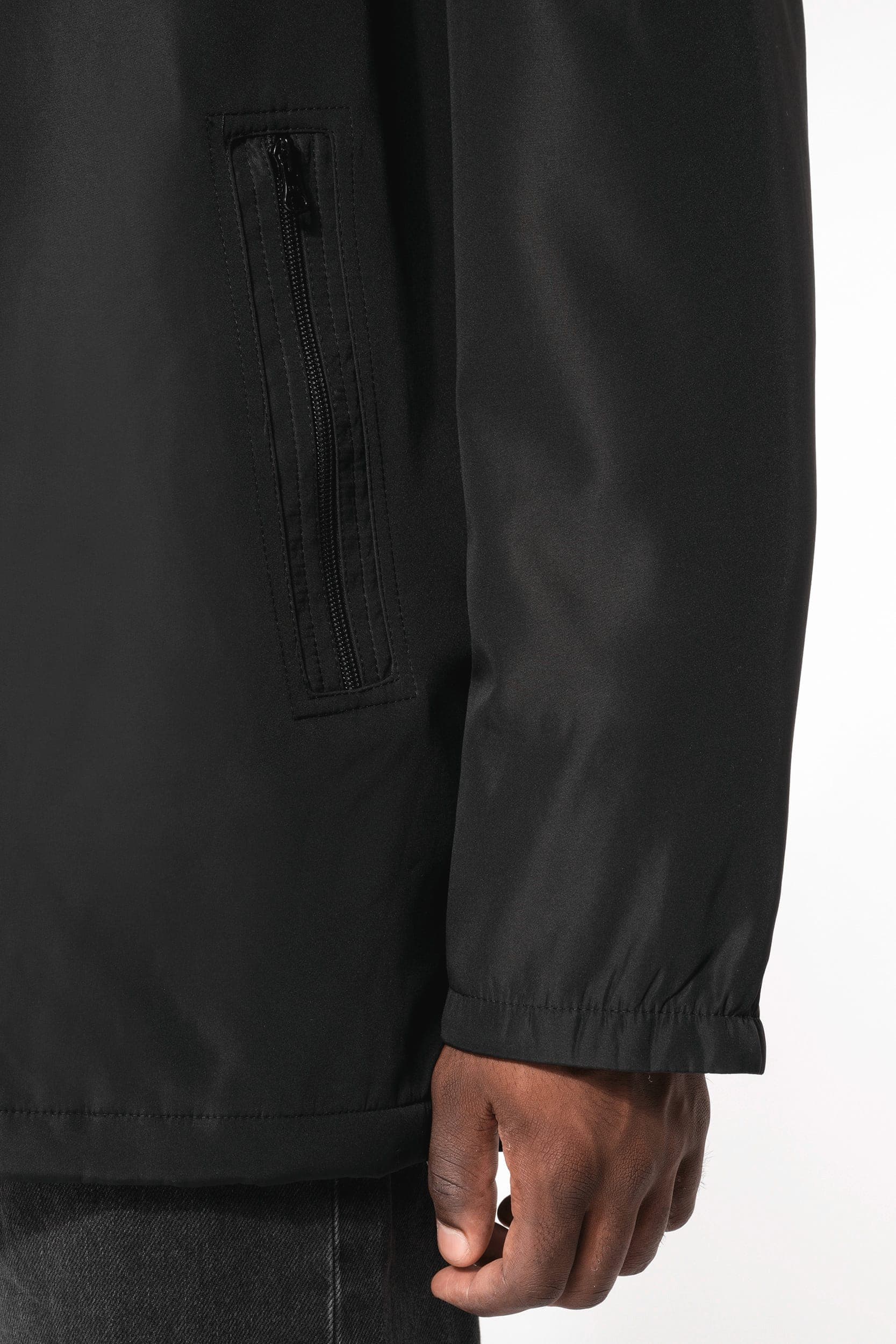 Parka avec capuche amovible homme en situation