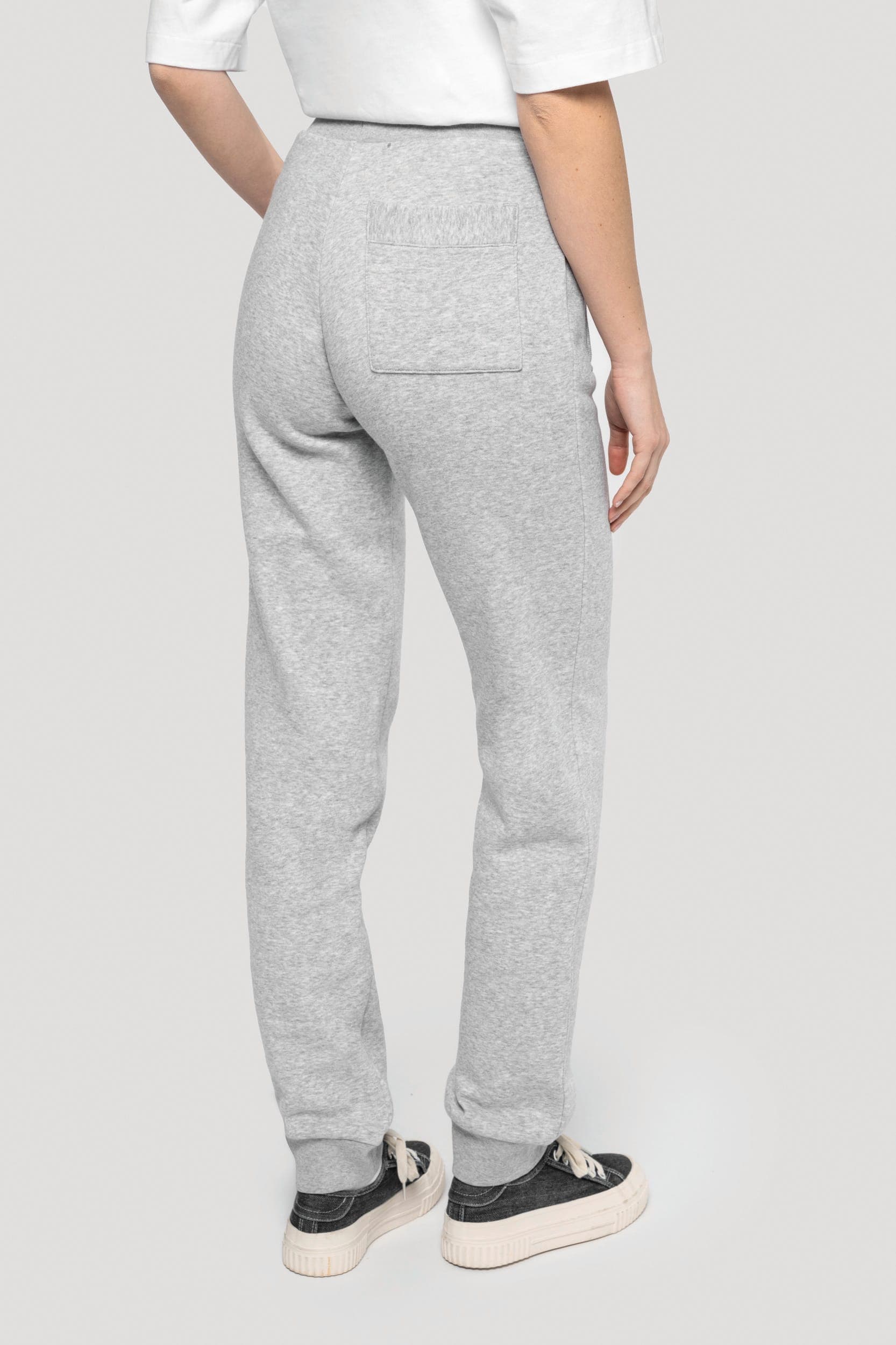 Pantalon jogging unisexe en situation