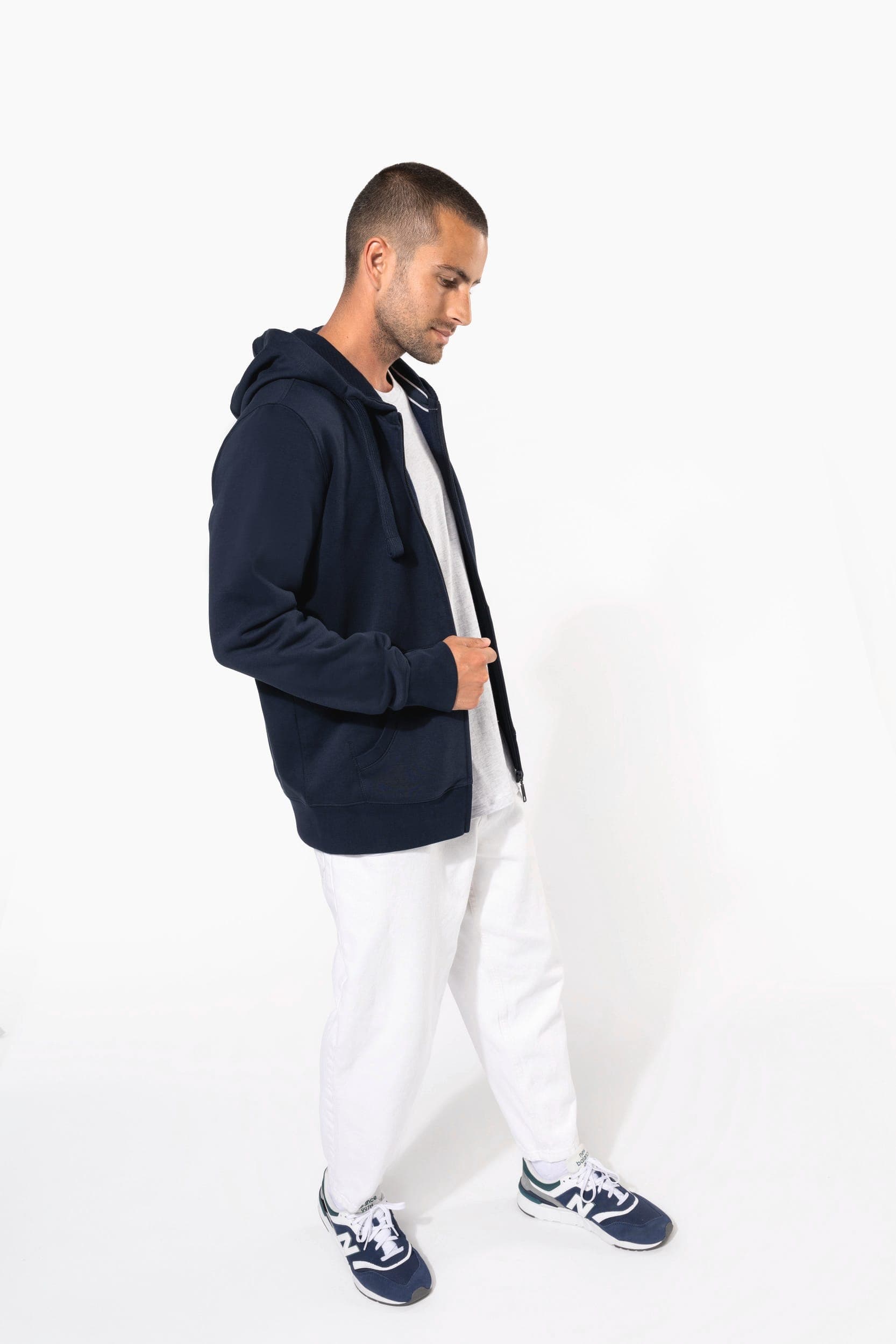 Sweat-shirt zippé capuche homme en situation