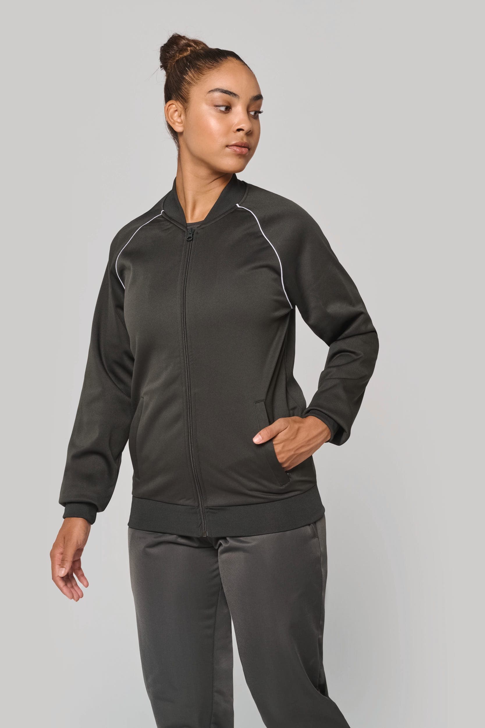 Veste de survêtement zippée avec liseré unisexe en situation