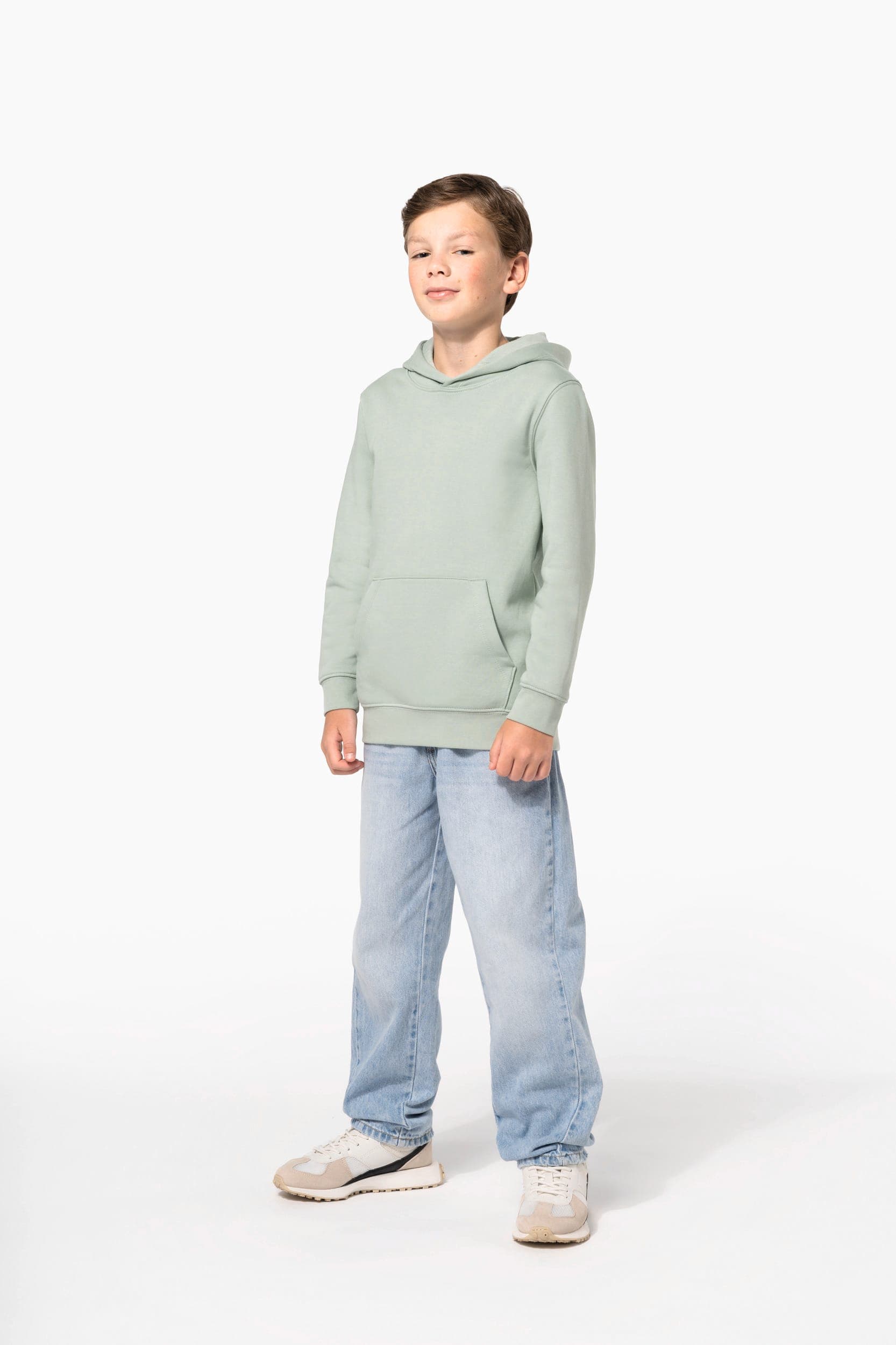 Sweat-shirt écoresponsable à capuche enfant en situation