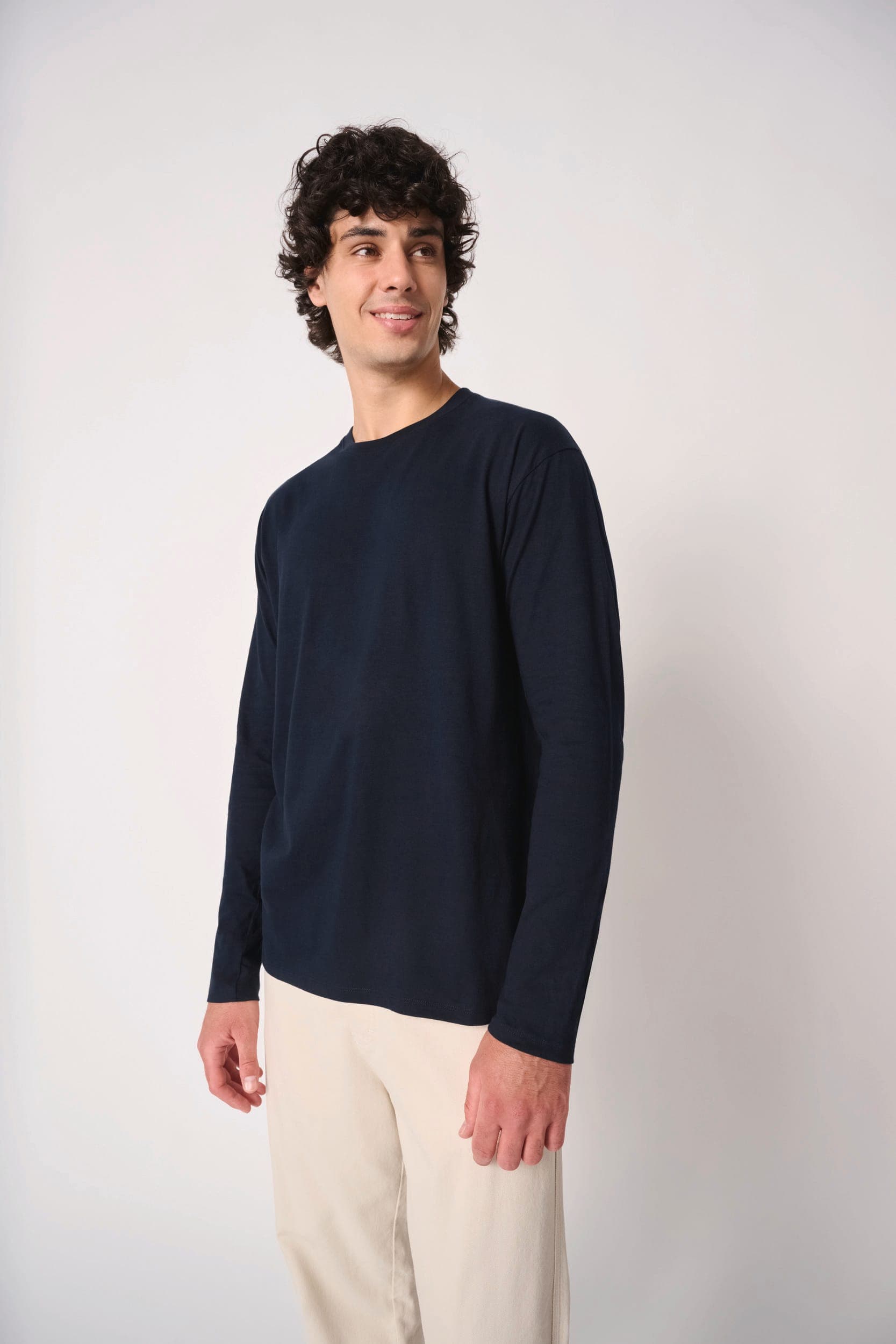 T-shirt LSL unisexe iDeal150 en situation