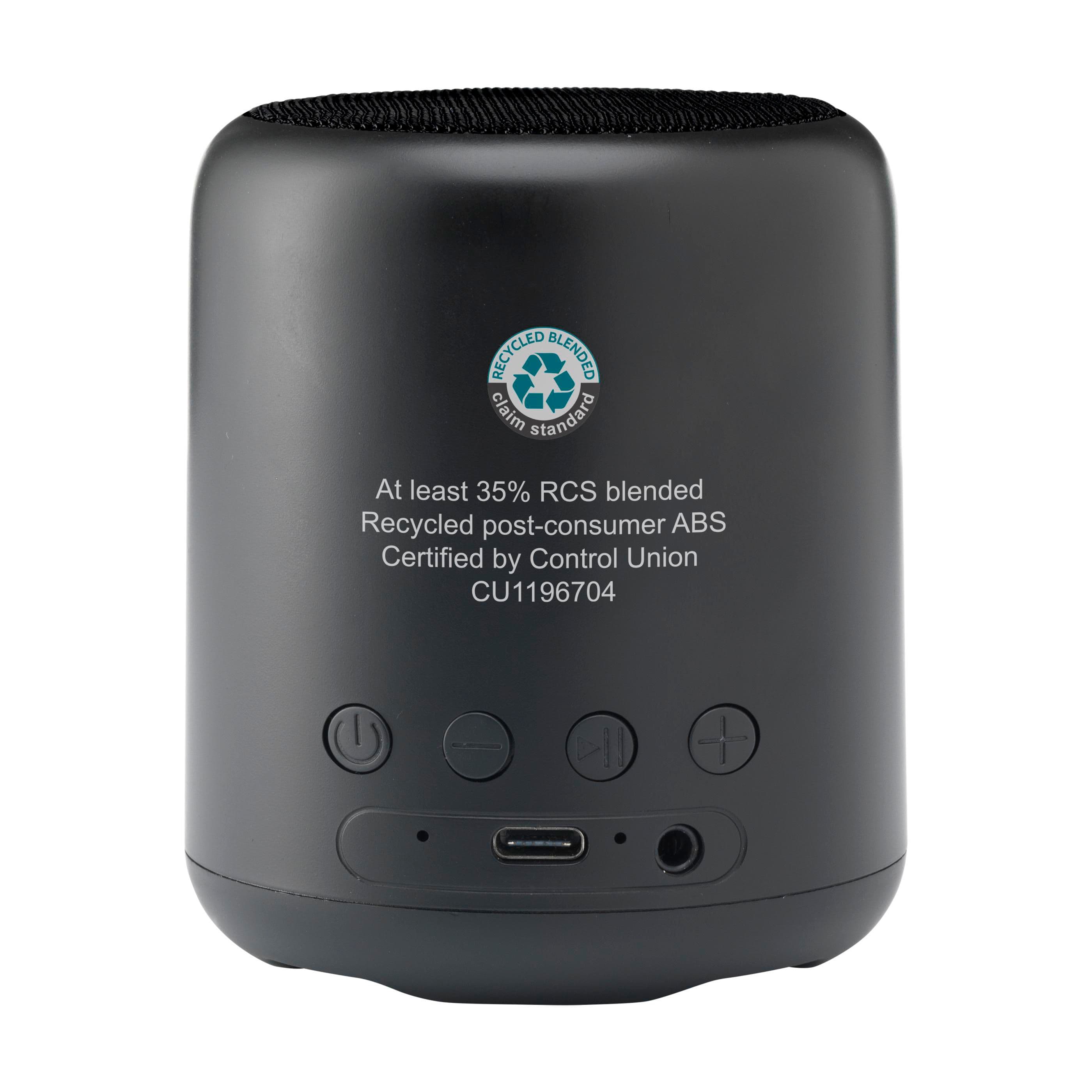 Enceinte Bluetooth Suono RCS en ABS recyclé en situation