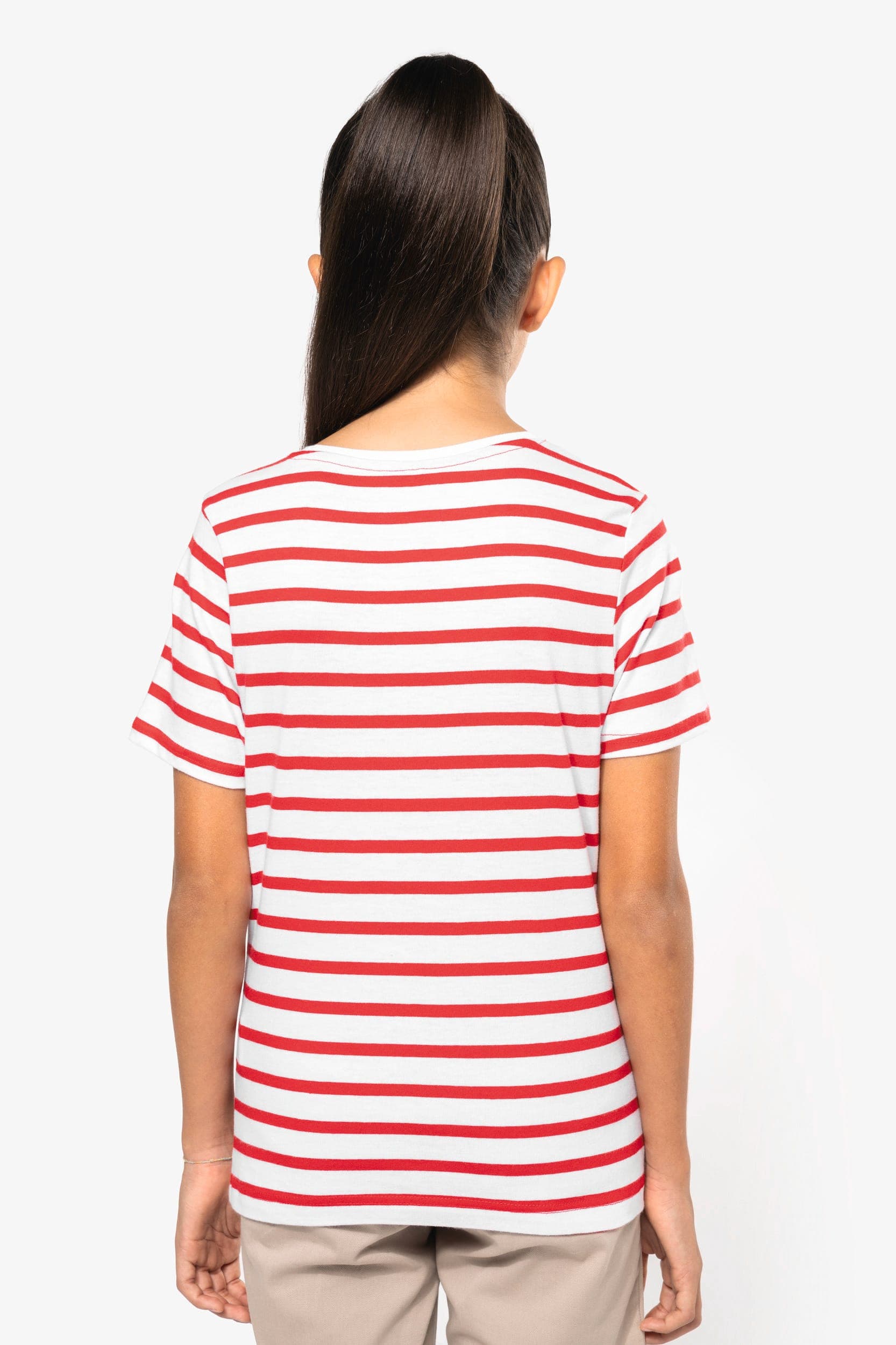 T-shirt rayé marin avec poche manches courtes enfant en situation