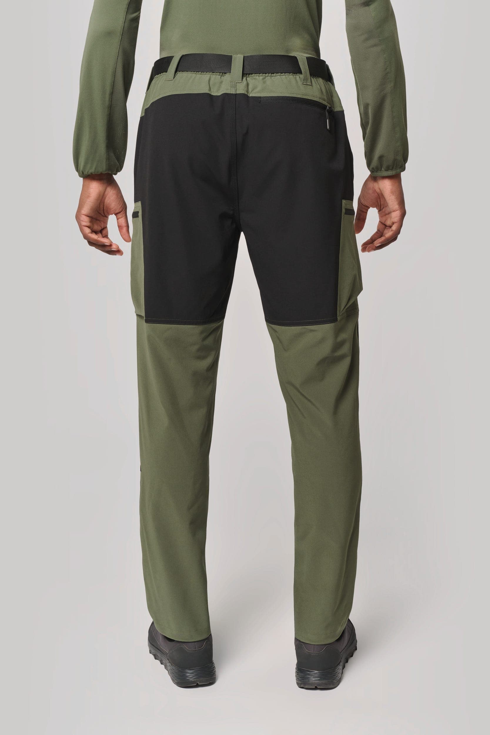Pantalon outdoor unisexe en situation