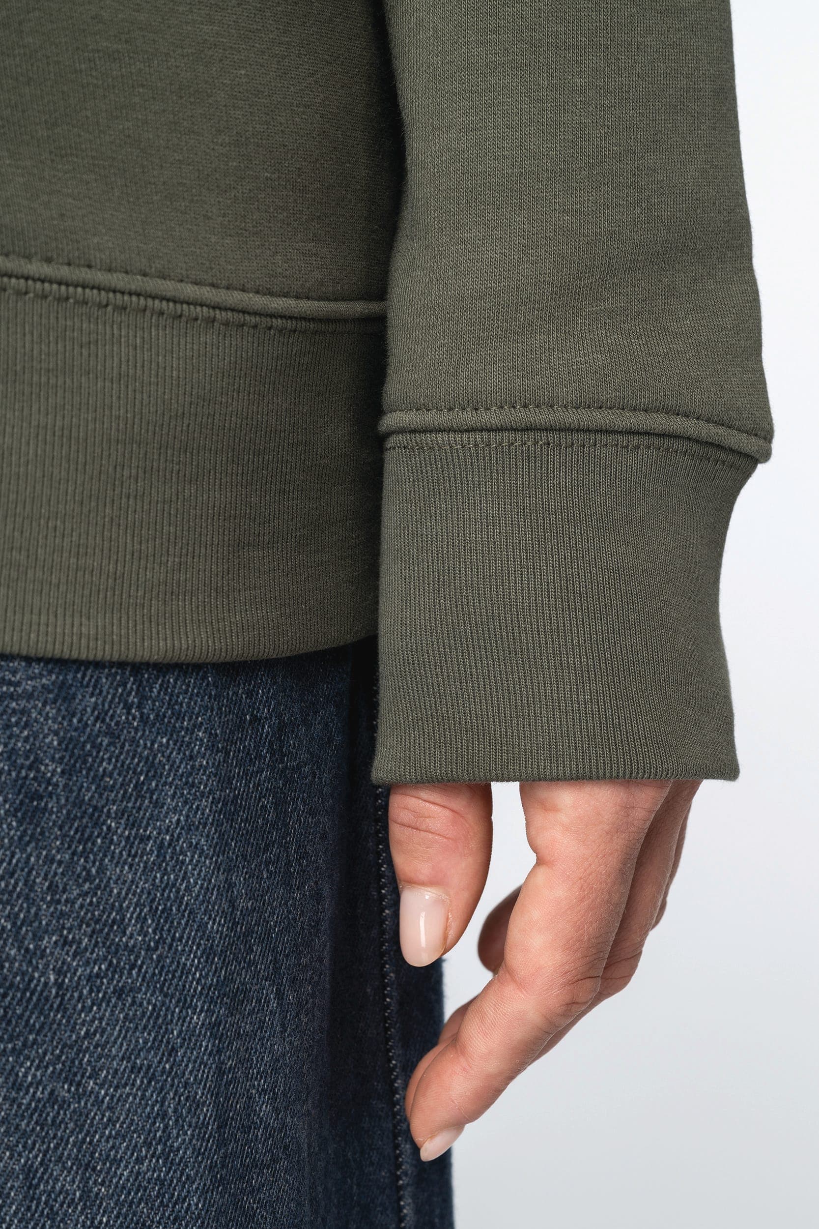 Sweat-shirt écoresponsable à col rond unisexe en situation