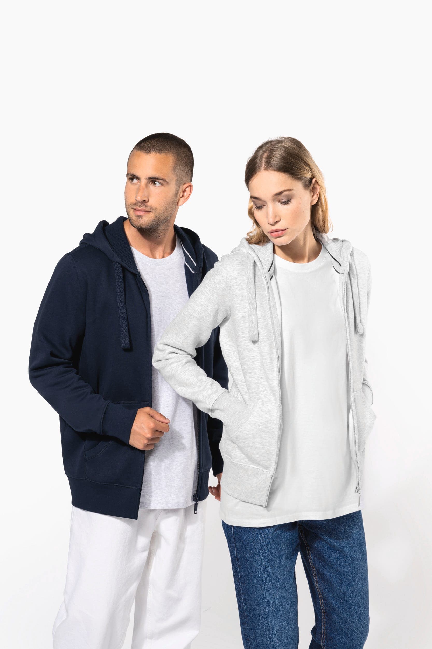 Sweat-shirt zippé capuche femme en situation