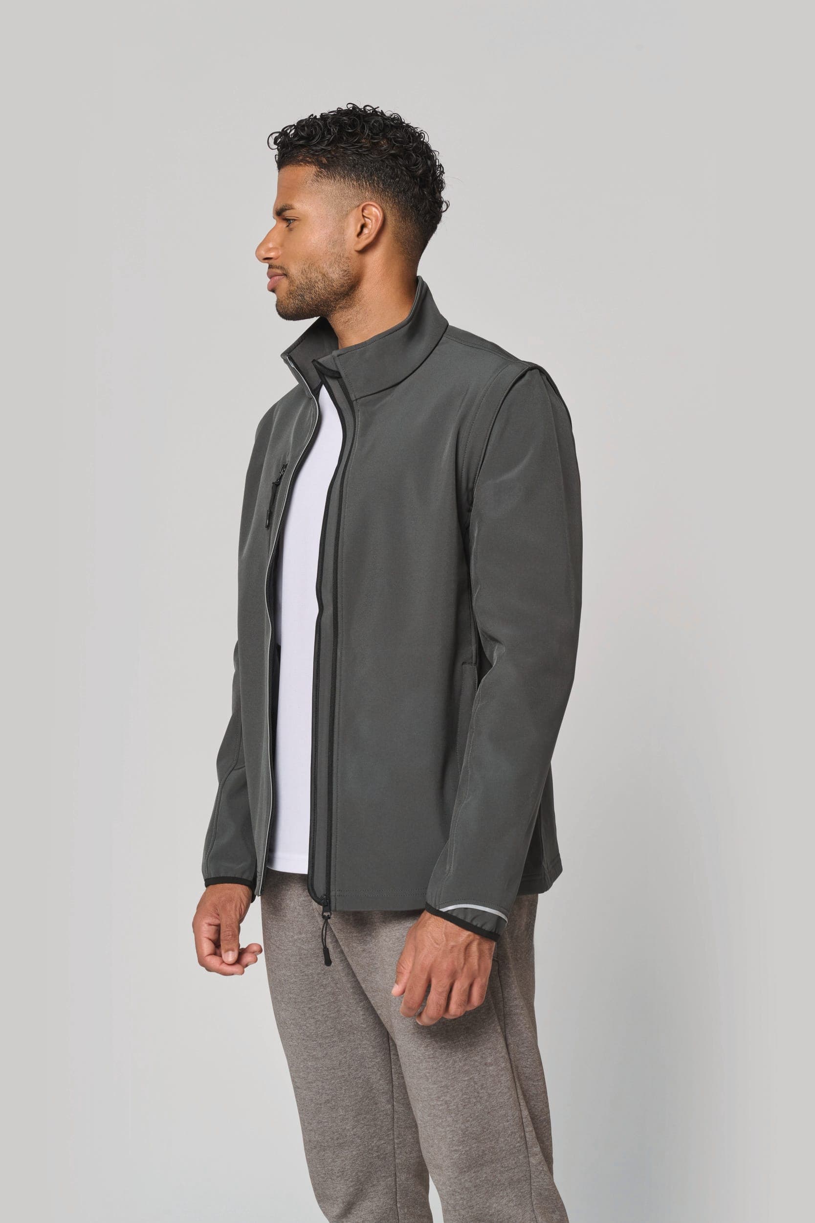 Veste softshell sport manches amovibles unisexe en situation