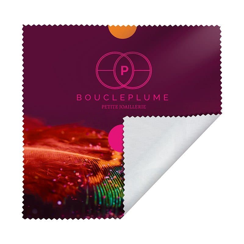 CHIFFONNETTE MICROFIBRE POUR LUNETTES en situation