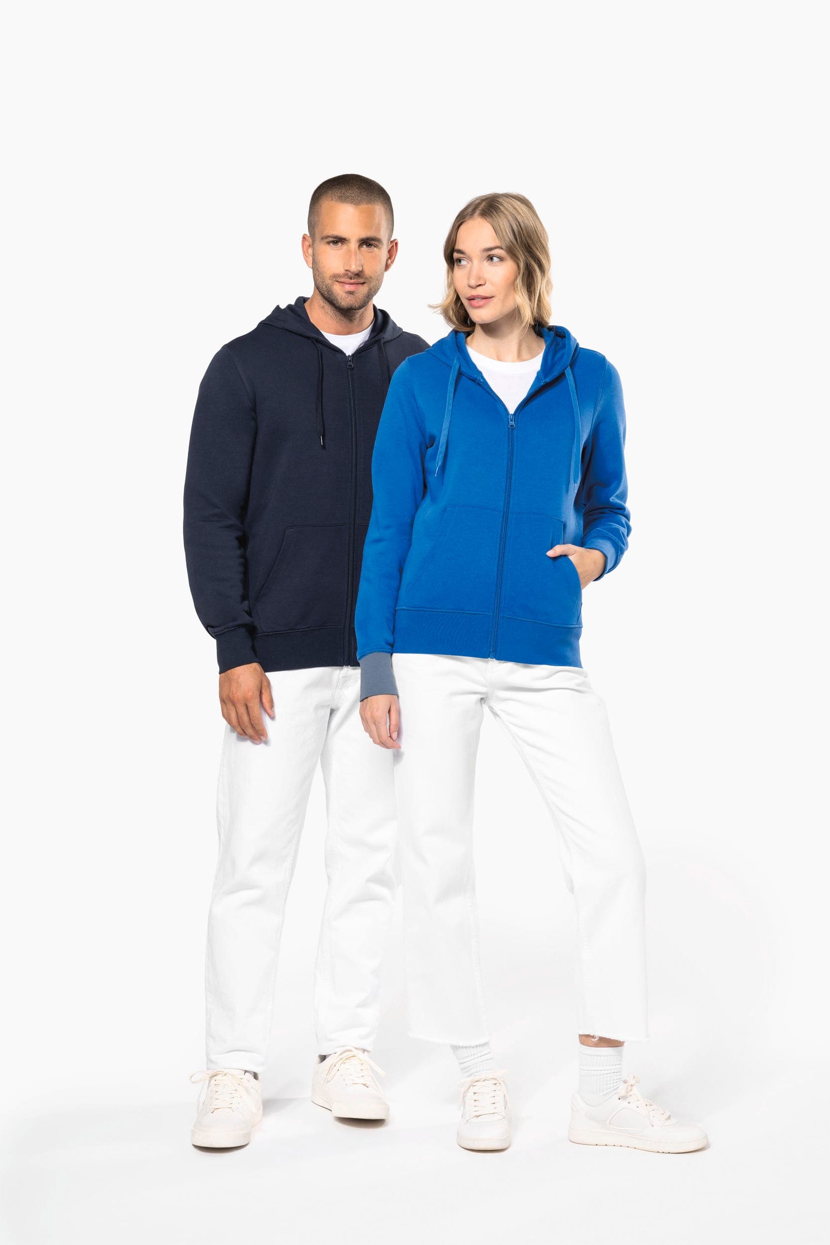 Sweat-shirt écoresponsable zippé à capuche femme en situation
