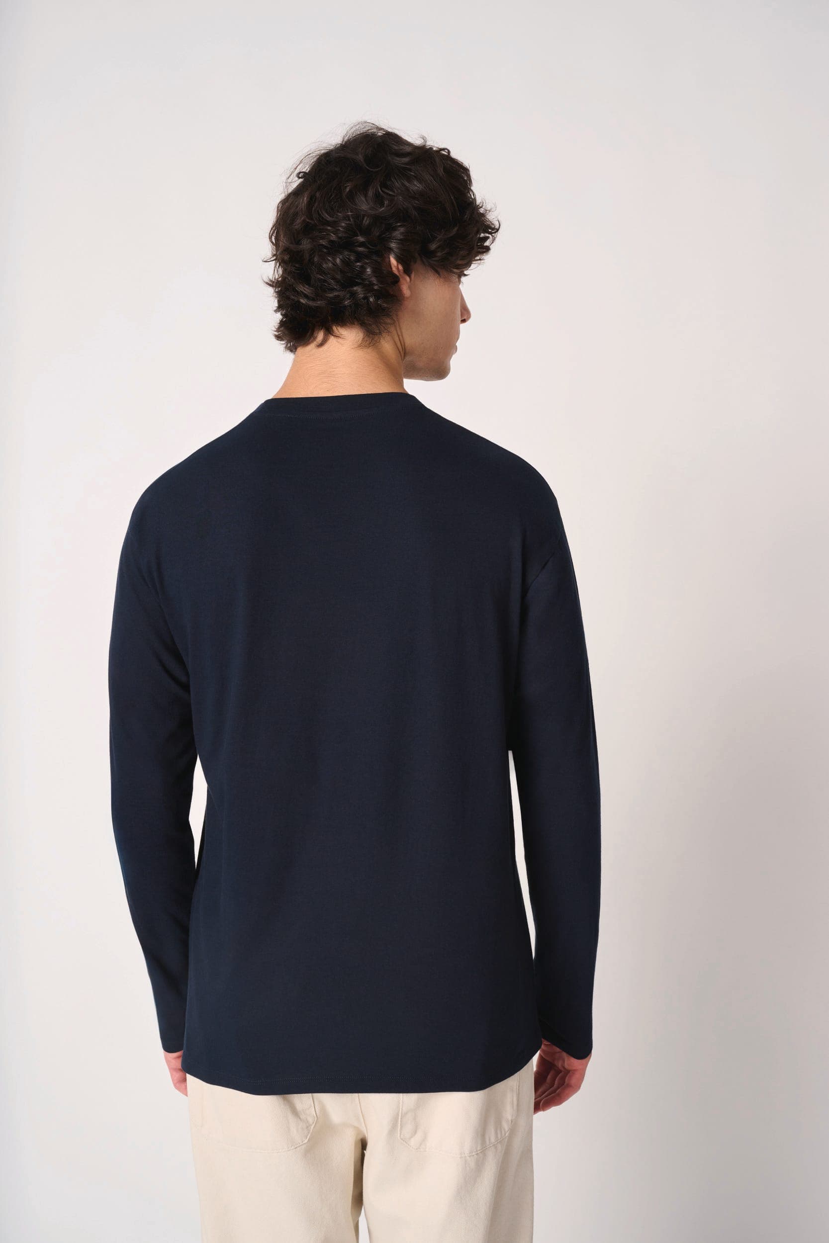 T-shirt LSL unisexe iDeal150 en situation