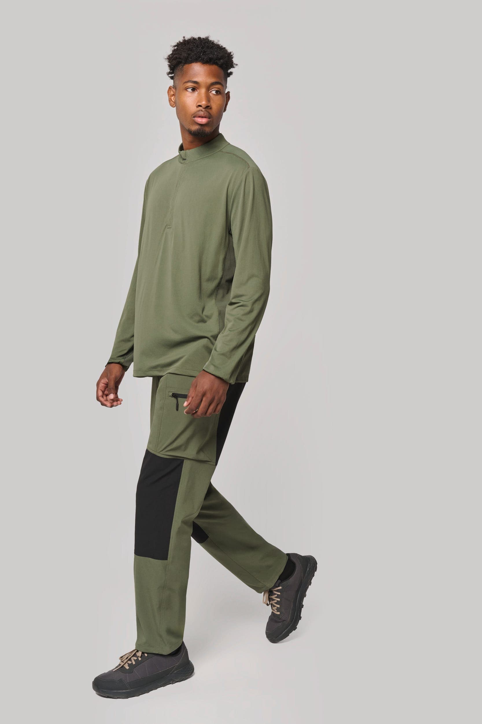Pantalon outdoor unisexe en situation