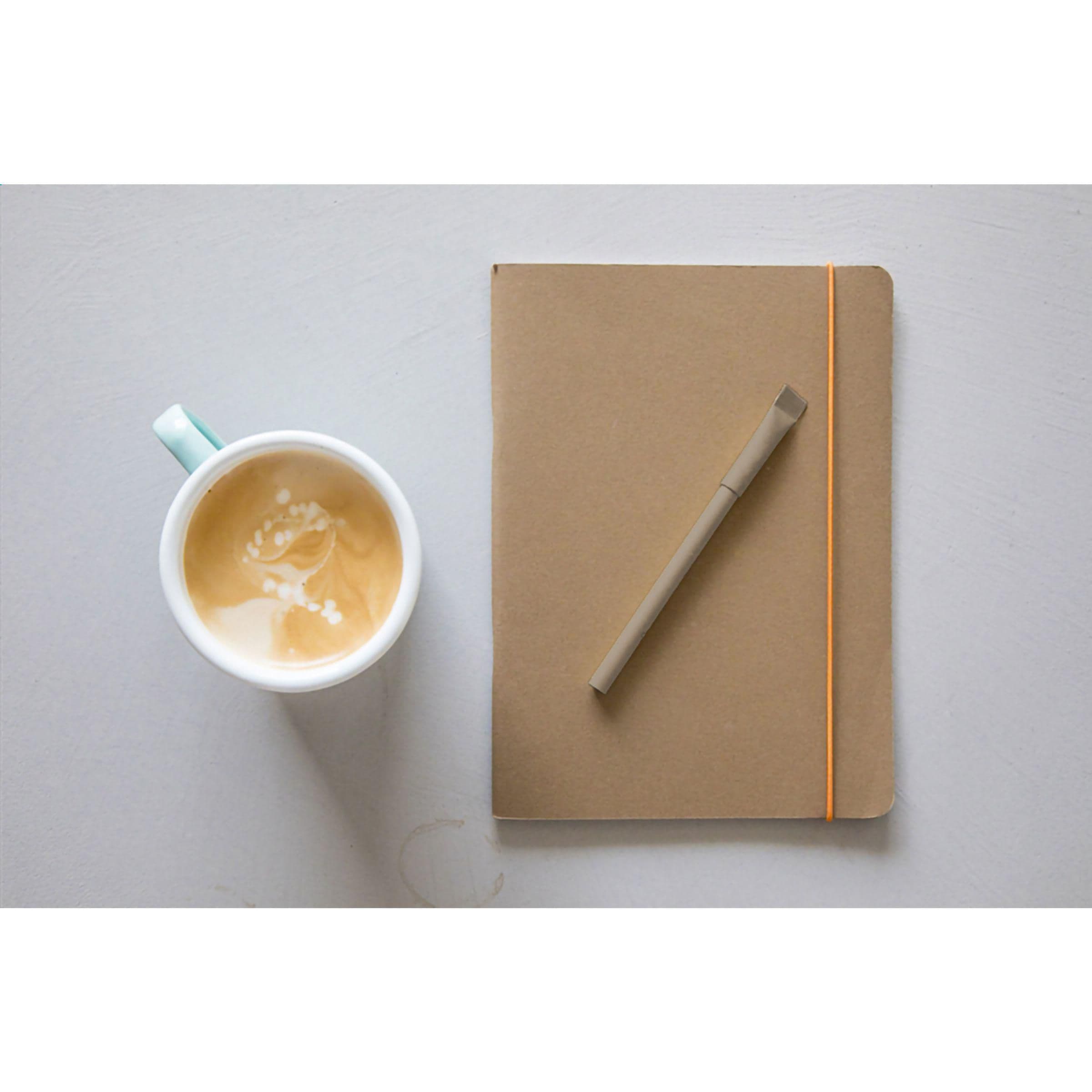 Stylo en papier recyclé en situation