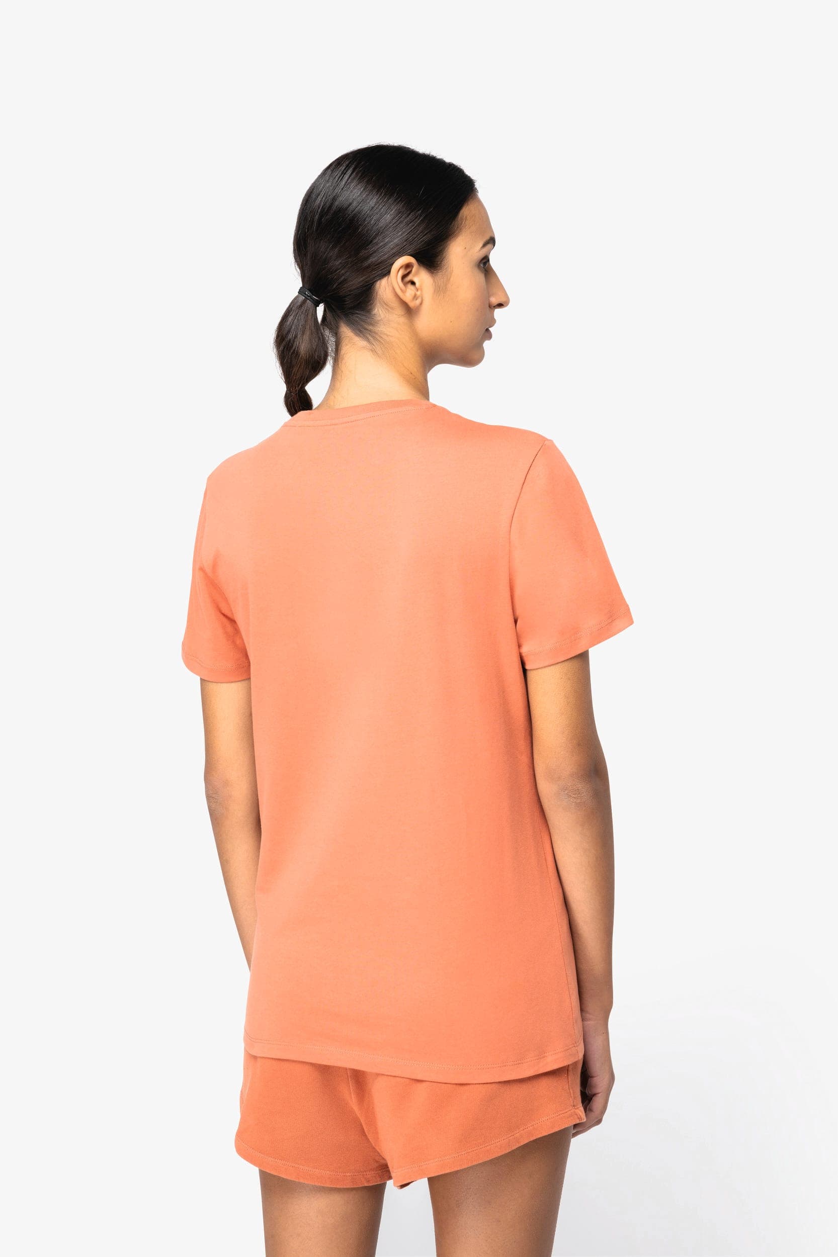 T-shirt écoresponsable unisexe en situation