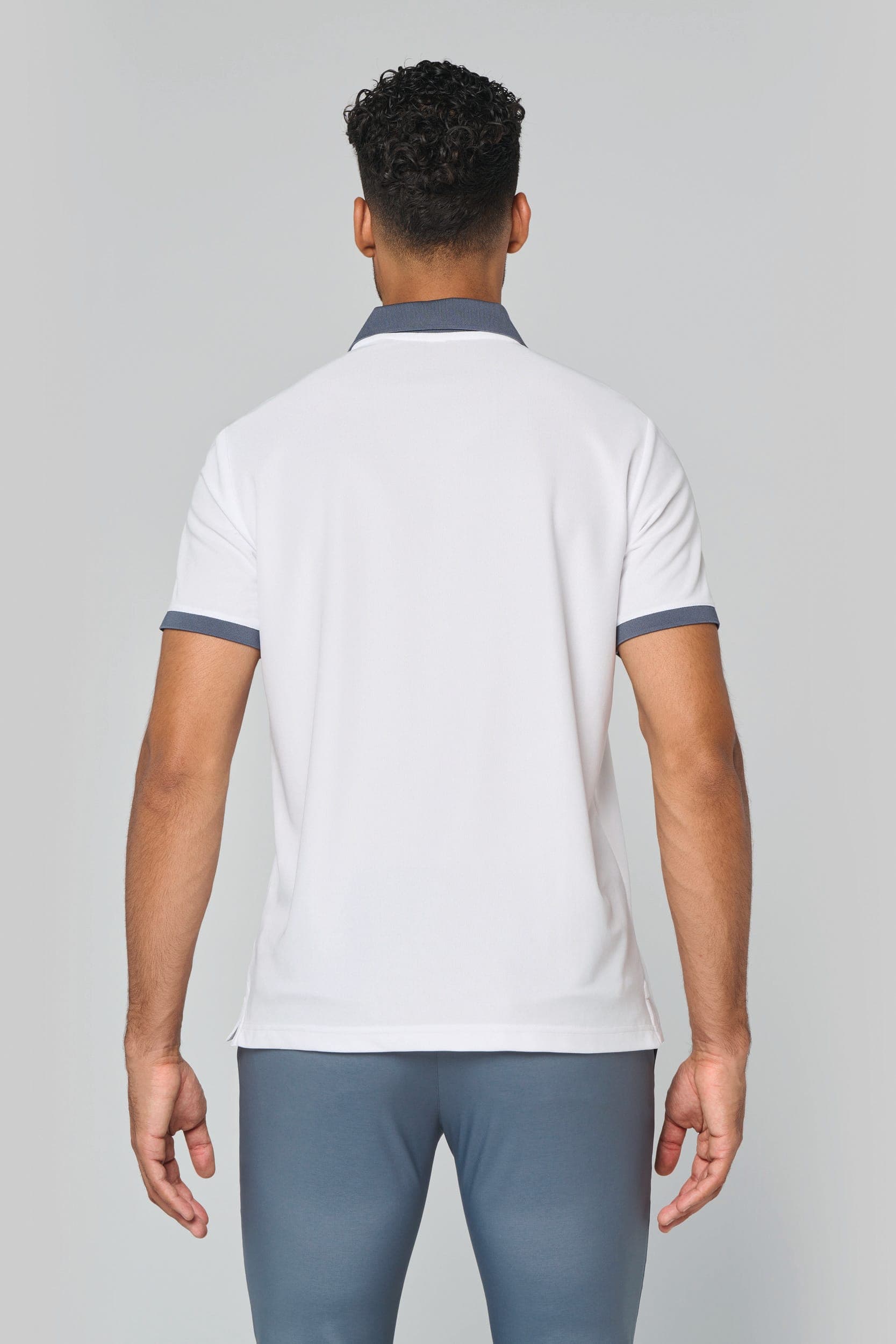 Polo piqué performance homme en situation