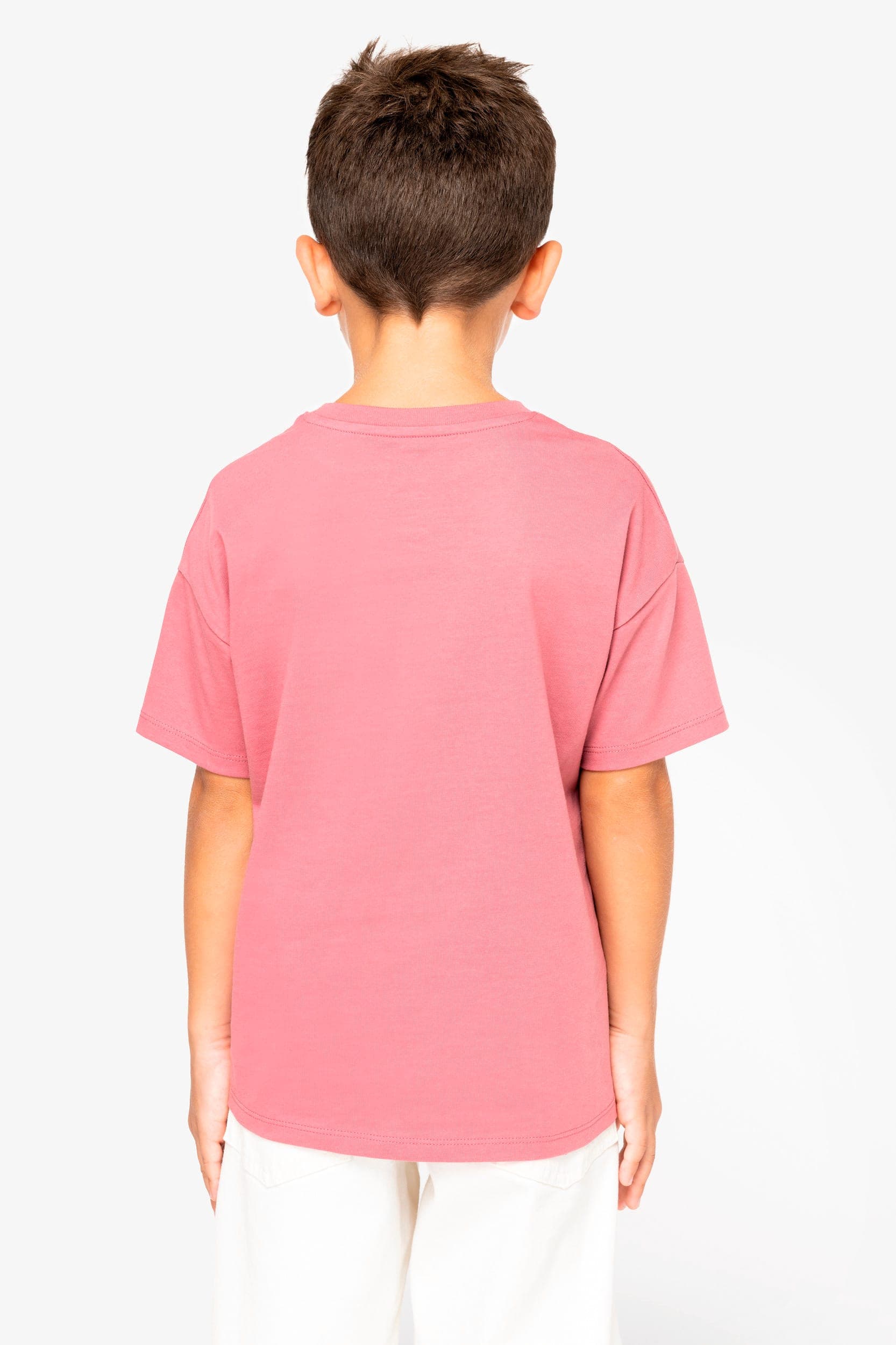 T-shirt écoresponsable à épaules tombantes enfant en situation