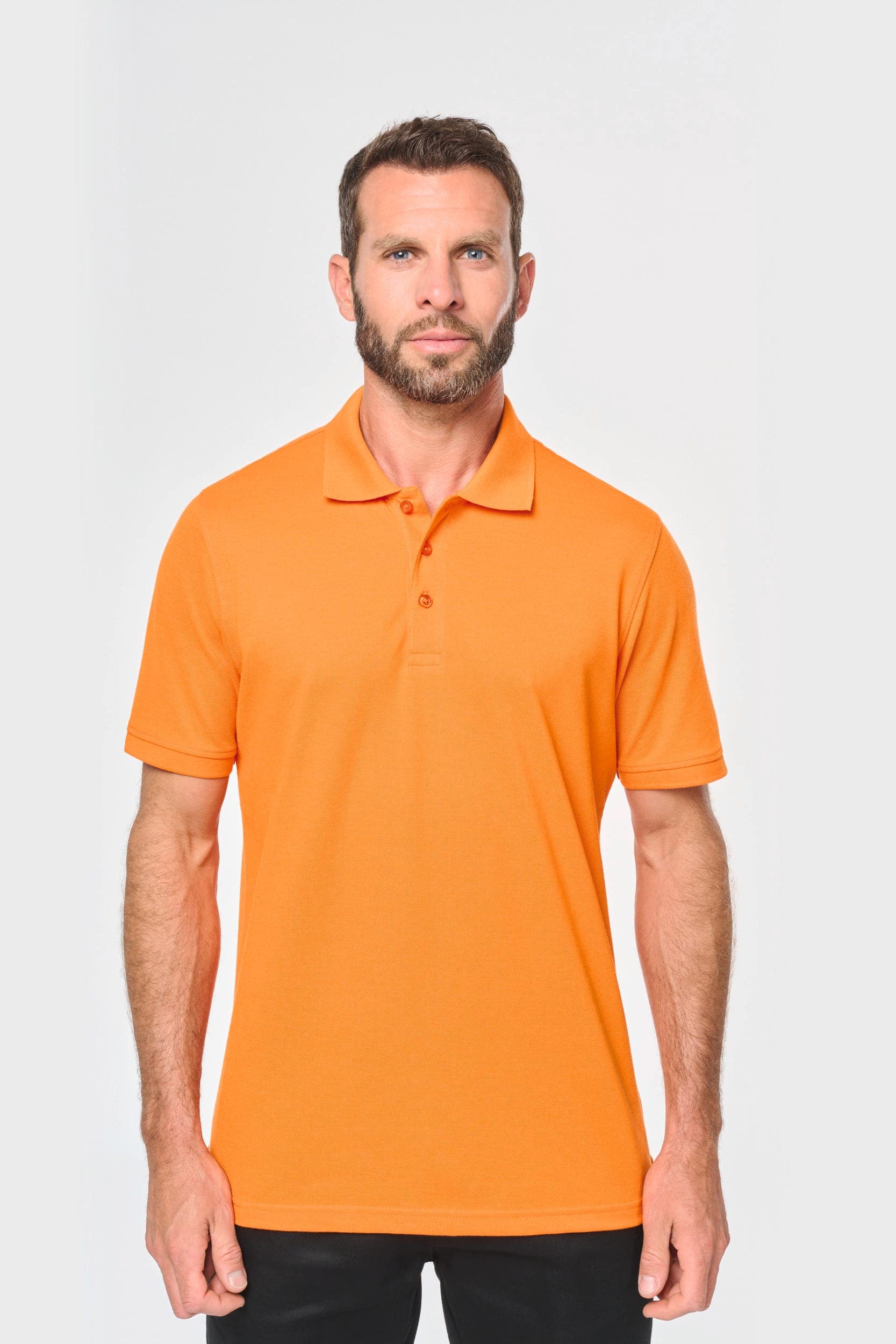 Polo manches courtes homme en situation