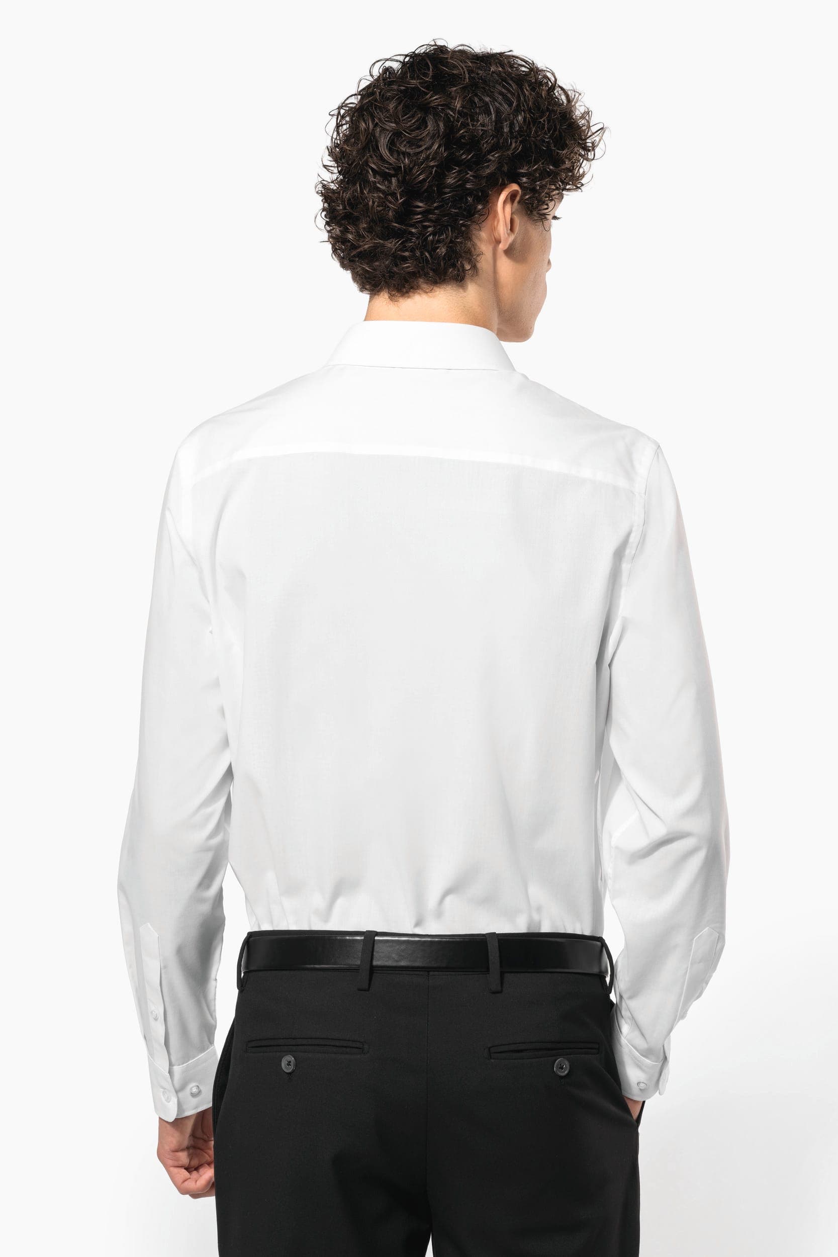 Chemise popeline polycoton sans poche entretien facile homme en situation