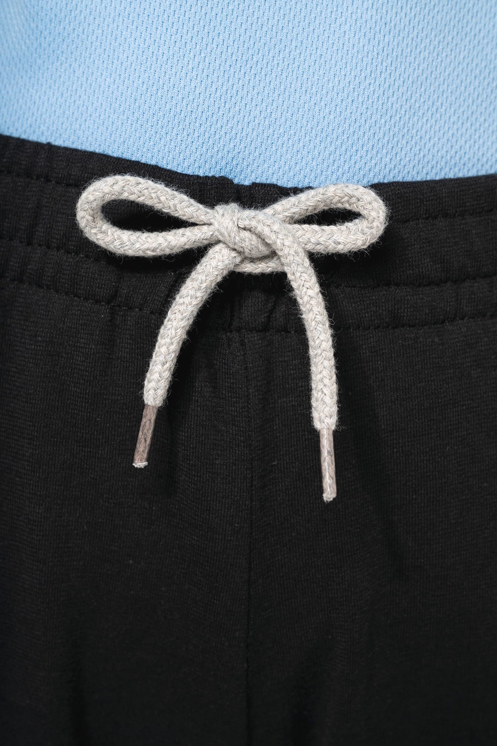 Pantalon de jogging en coton léger enfant en situation