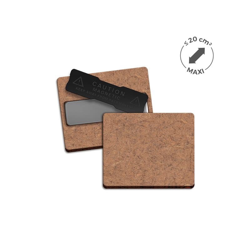 BADGE SUR-MESURE MDF EP 3 mm AVEC AIMANT MAXI 20 cm2 en situation