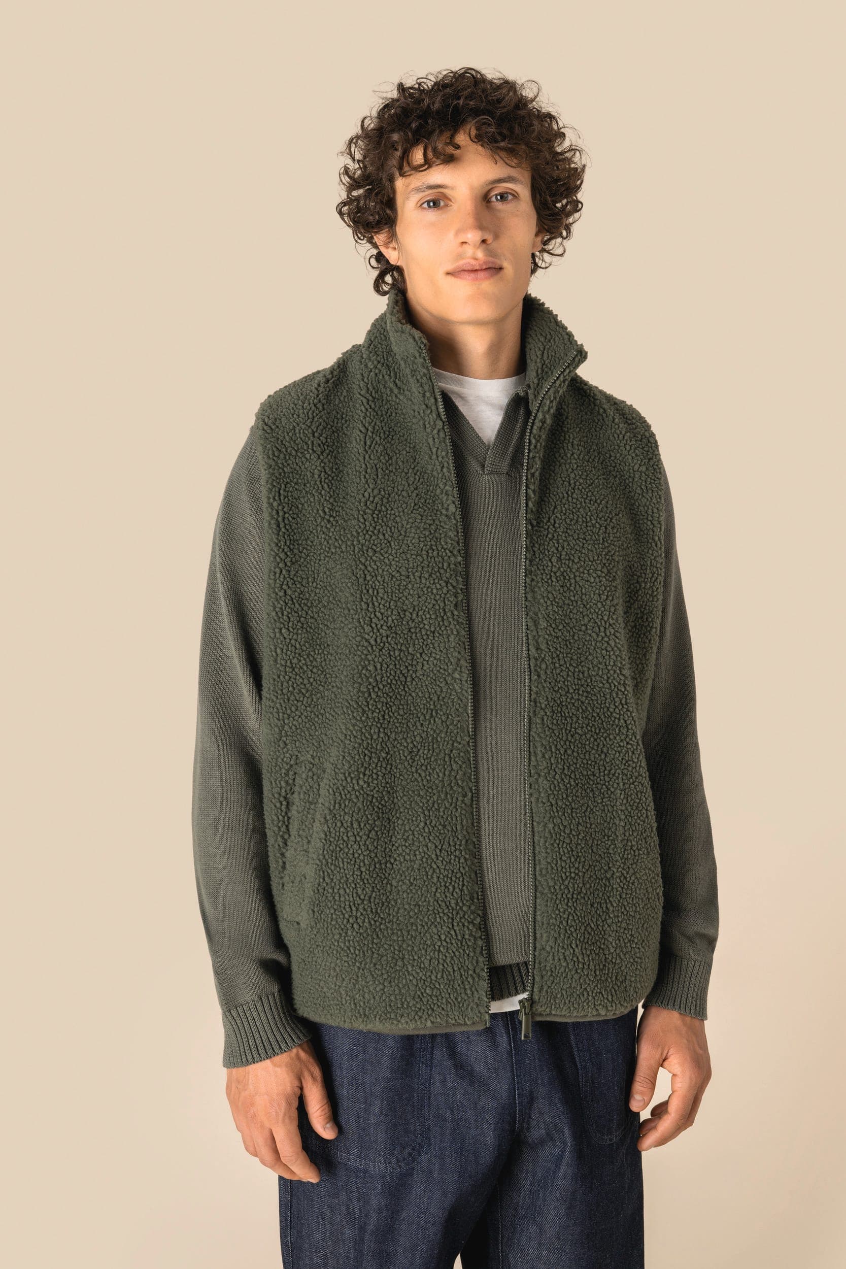 Veste sans manches en sherpa homme en situation