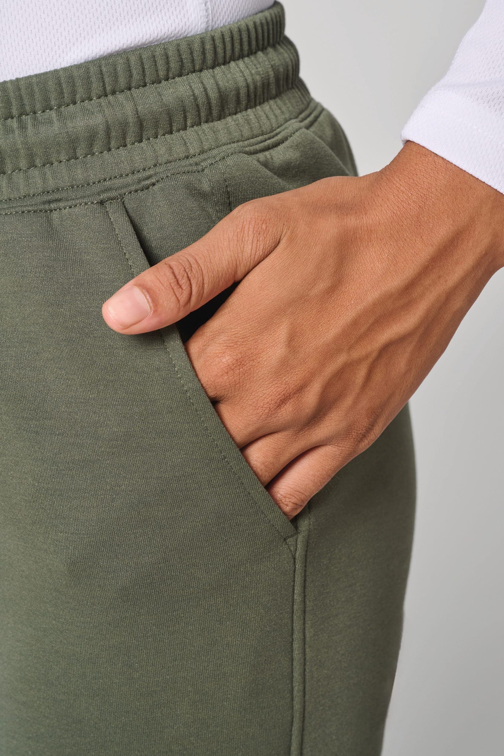 Pantalon performance femme en situation