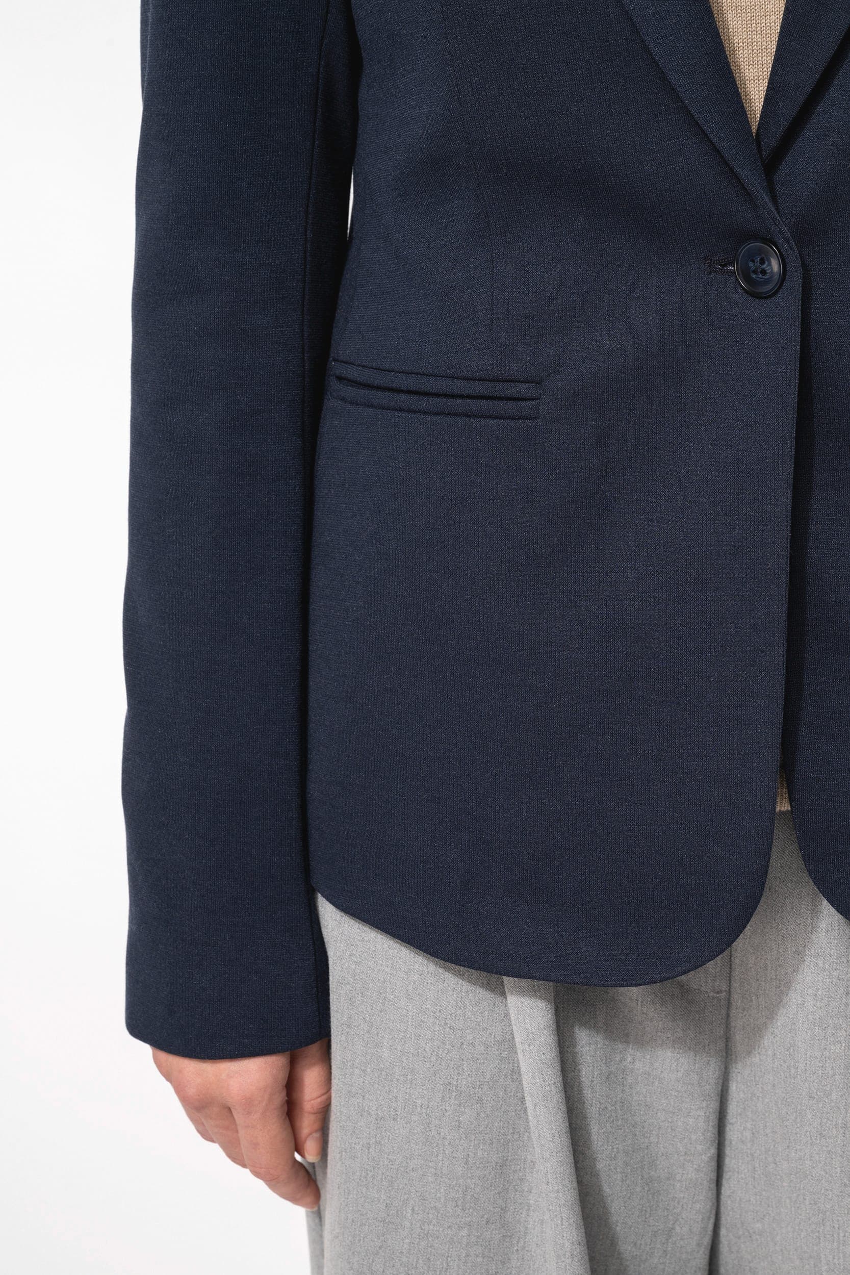 Veste maille femme en situation