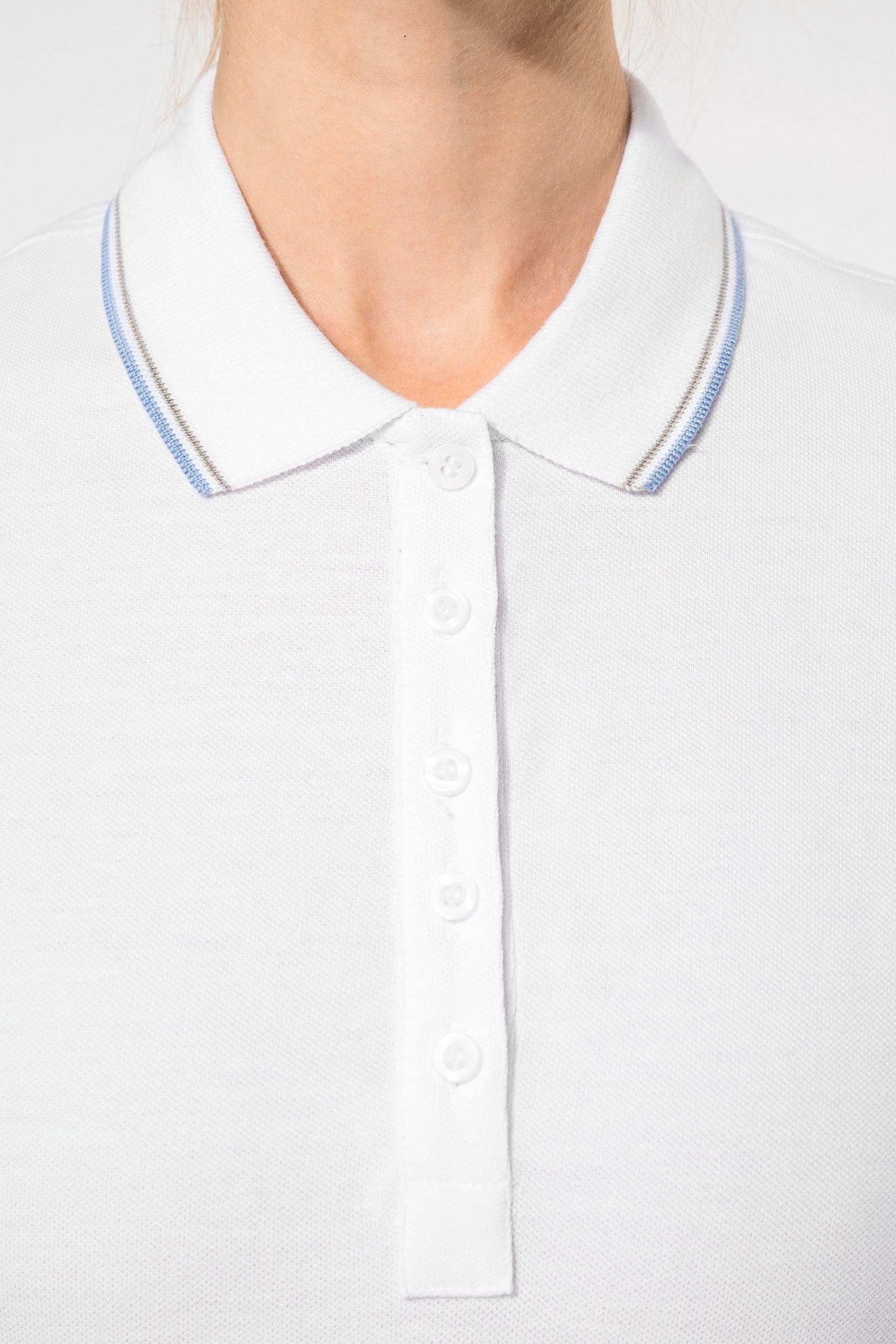 Polo manches courtes femme en situation