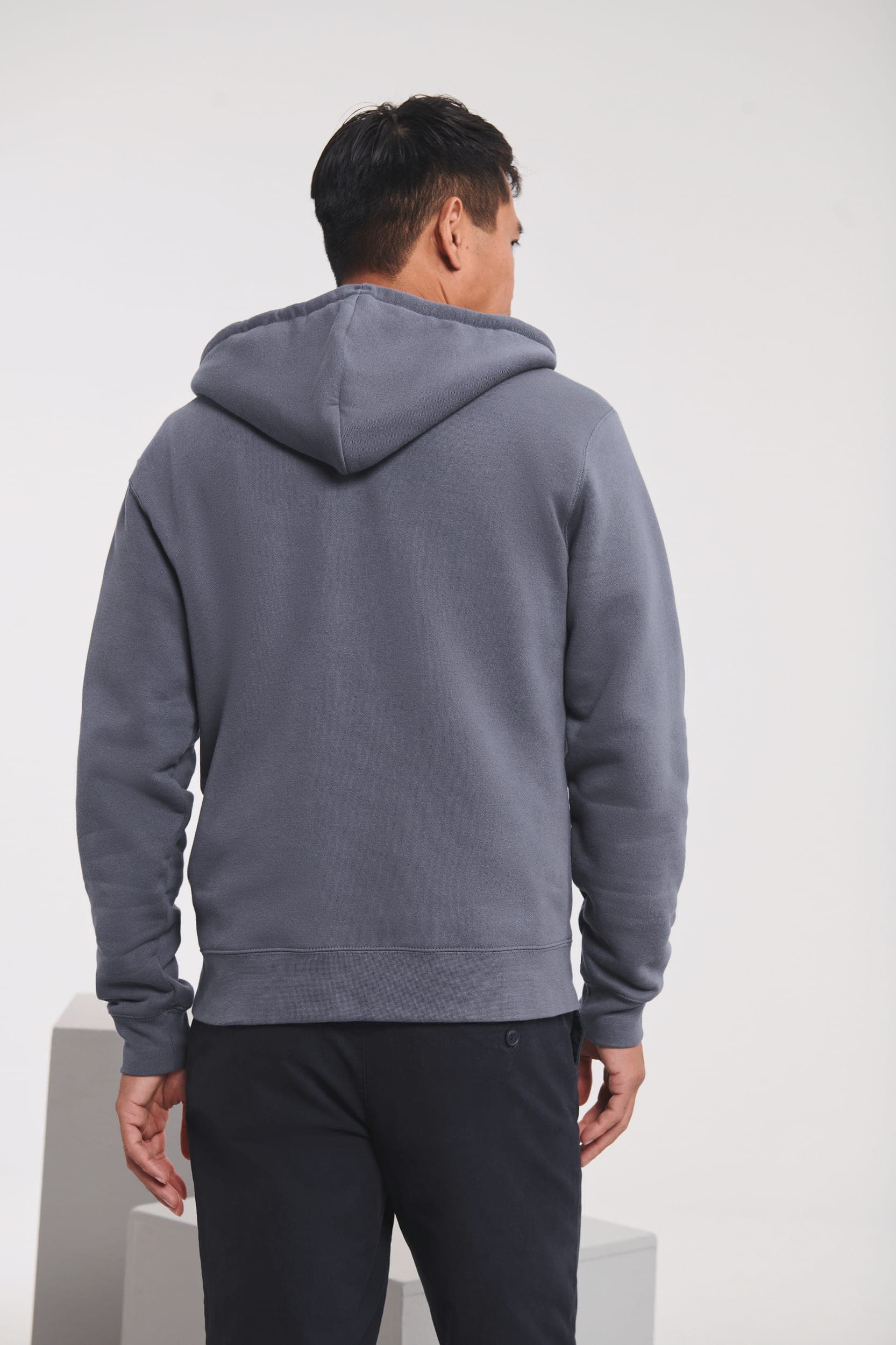 Sweat-shirt zippé capuche Authentic homme en situation