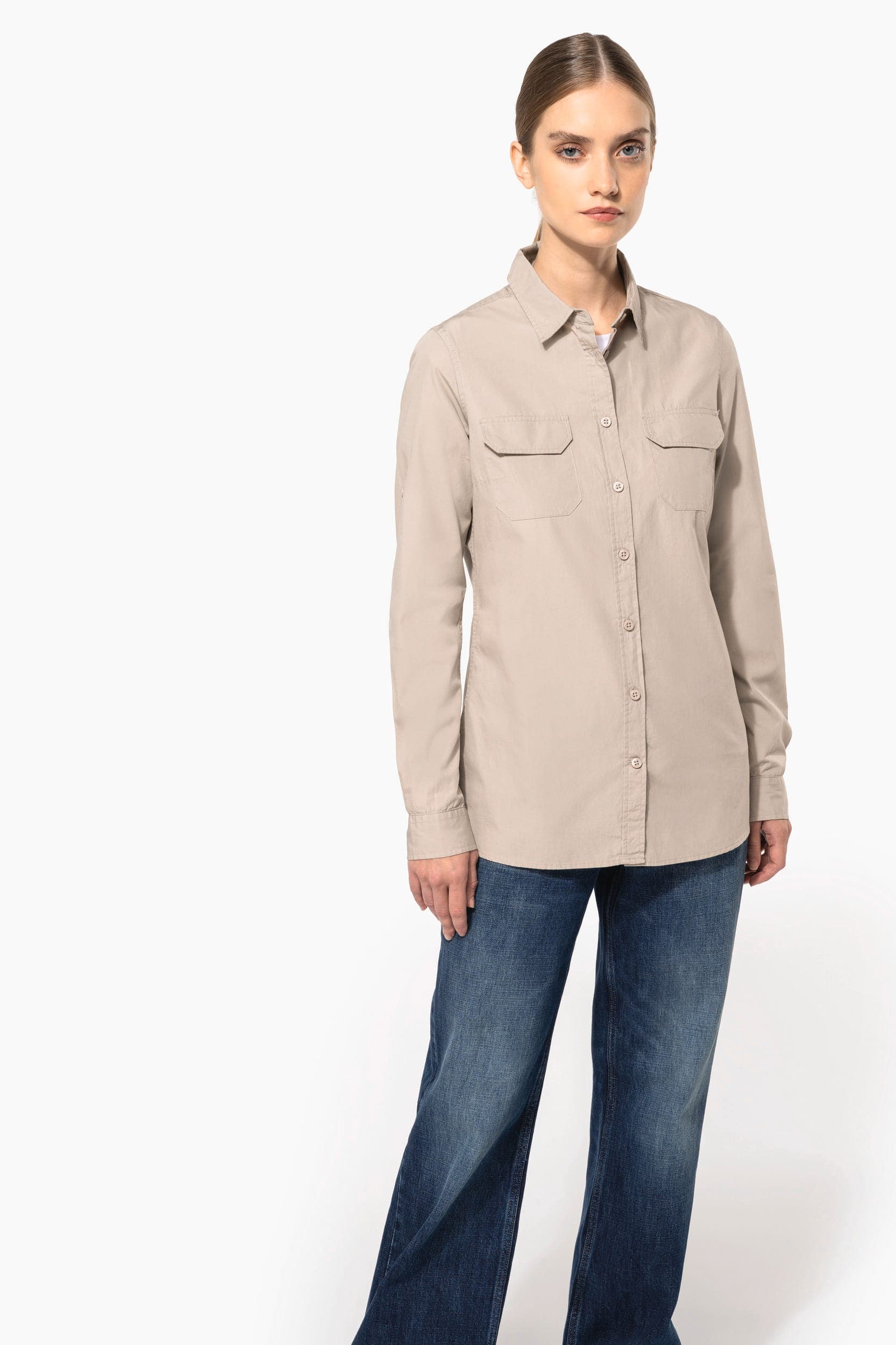 Chemise safari manches longues femme en situation
