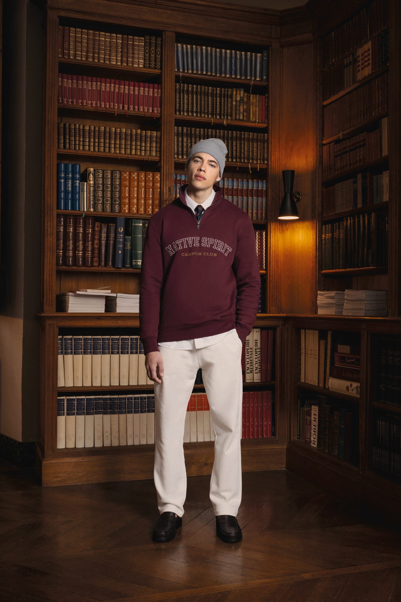 Sweat-shirt écoresponsable à col montant zippé homme en situation