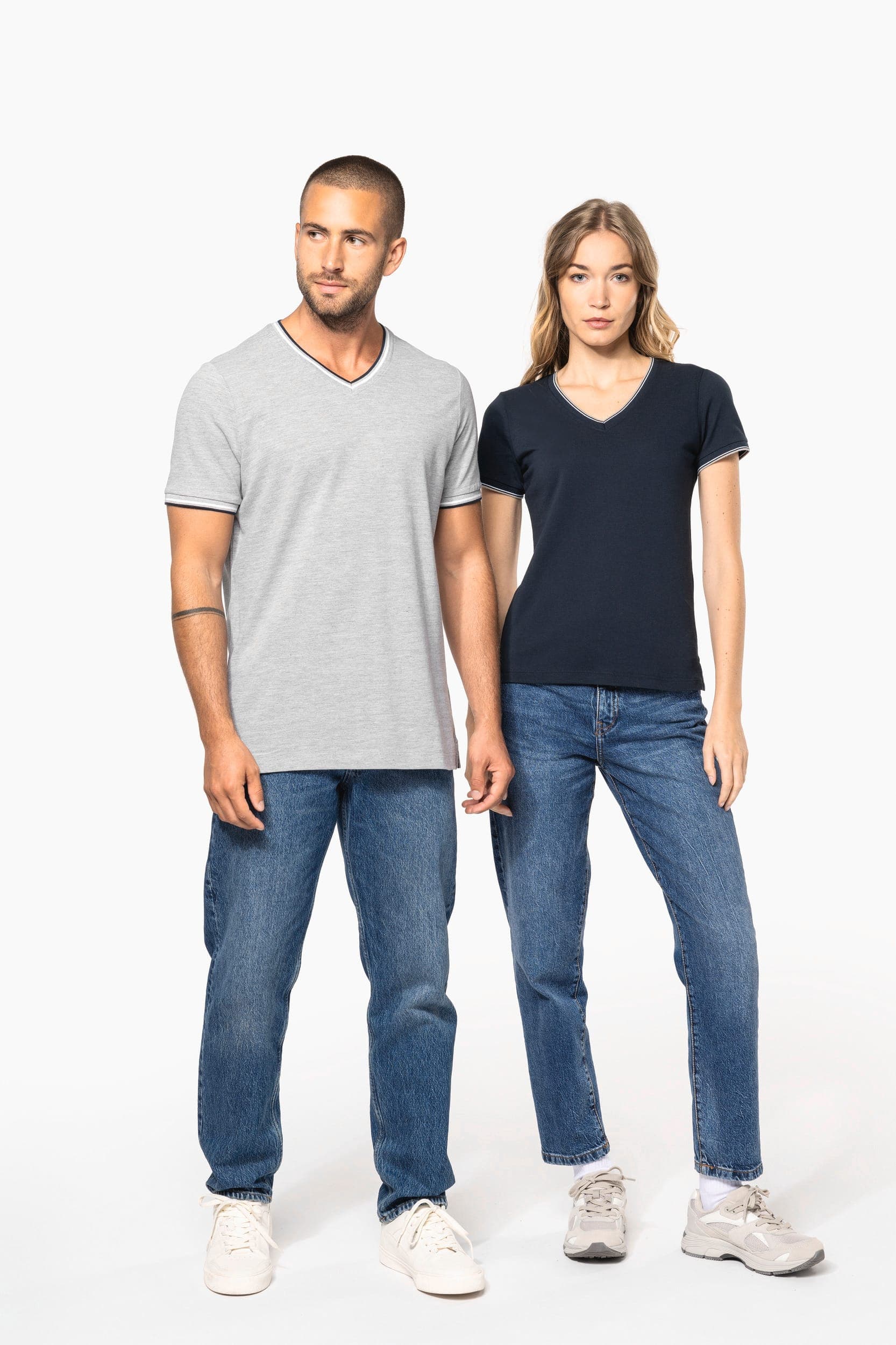 T-shirt maille piquée col V femme en situation