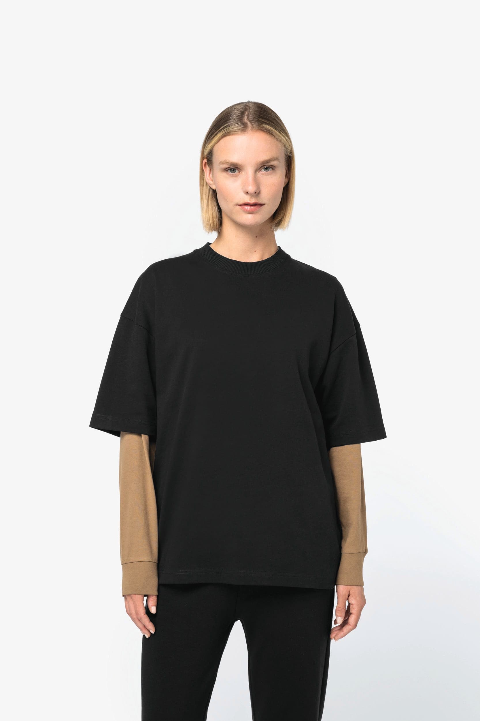T-shirt écoresponsable oversize unisexe en situation