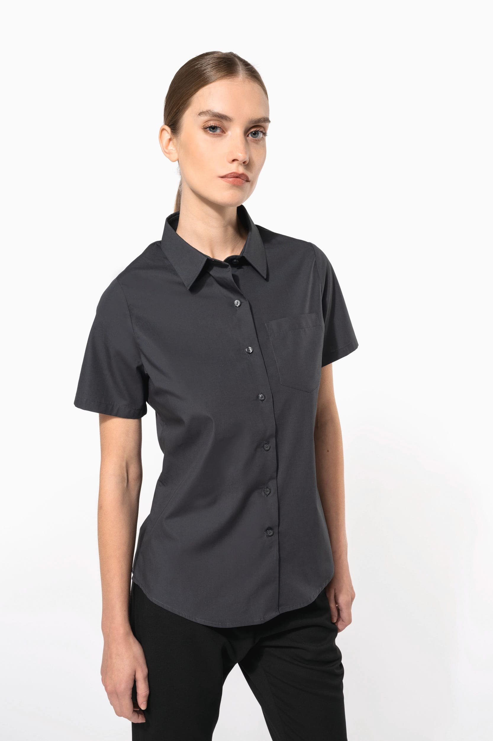 Chemise popeline manches courtes femme en situation