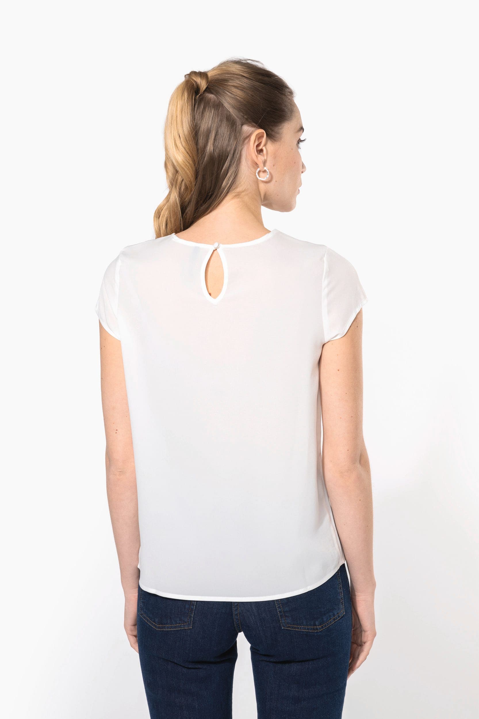 Blouse crêpe manches courtes femme en situation