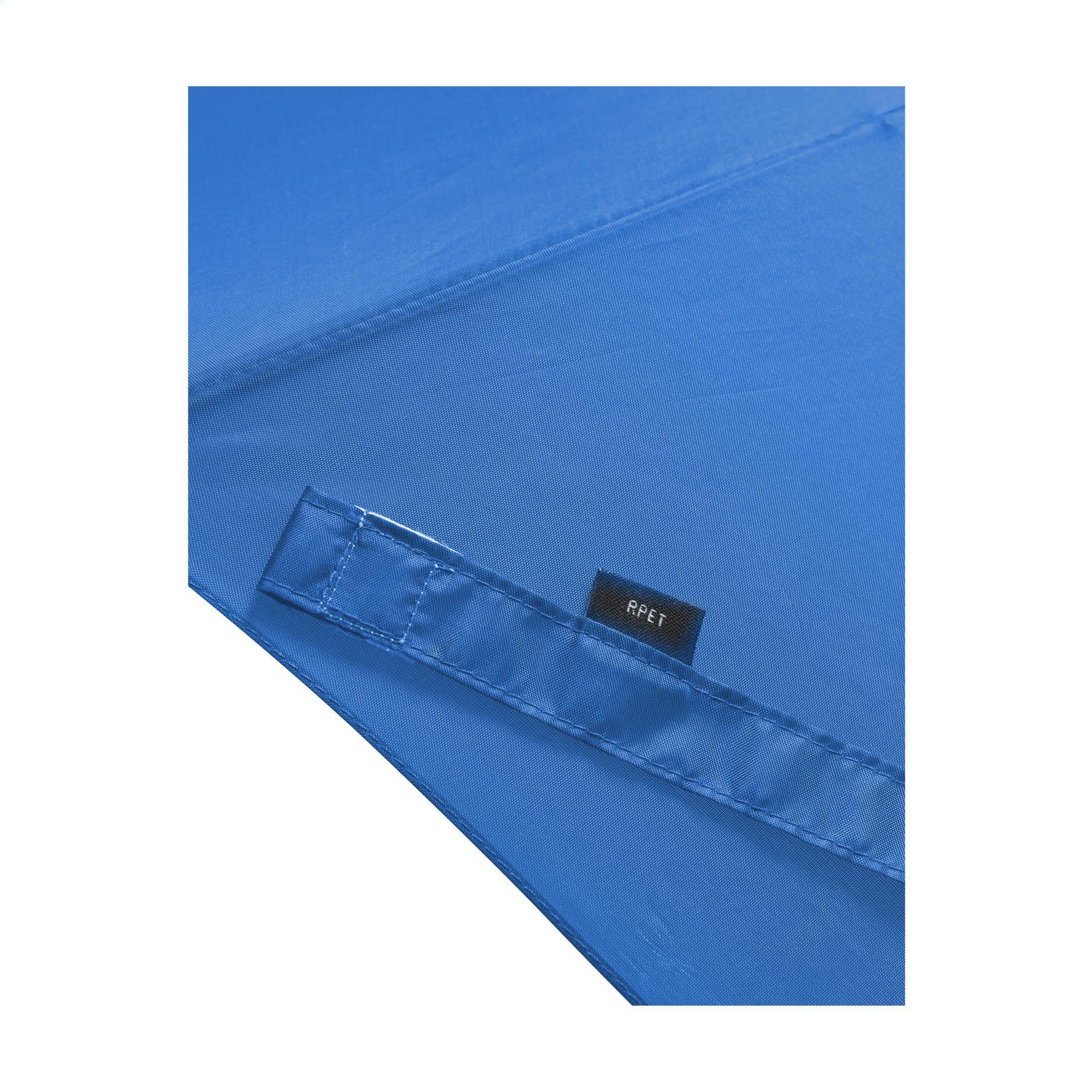 Parapluie Everest RCS RPET 23 pouces en situation