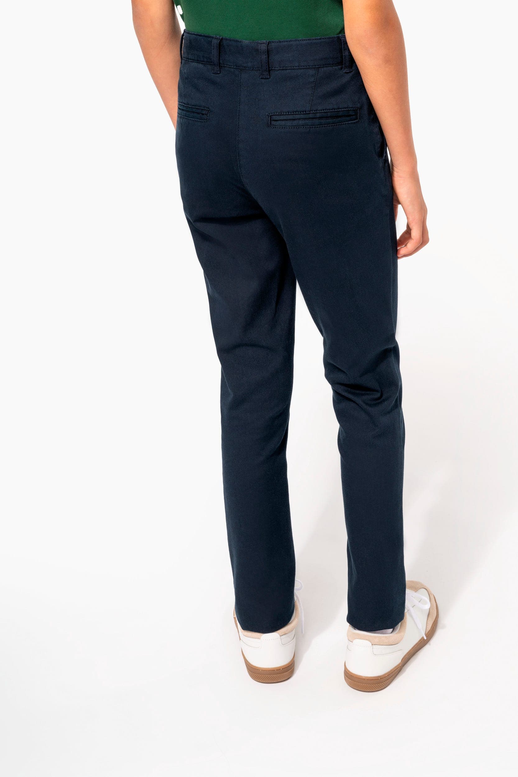 Pantalon chino fille en situation