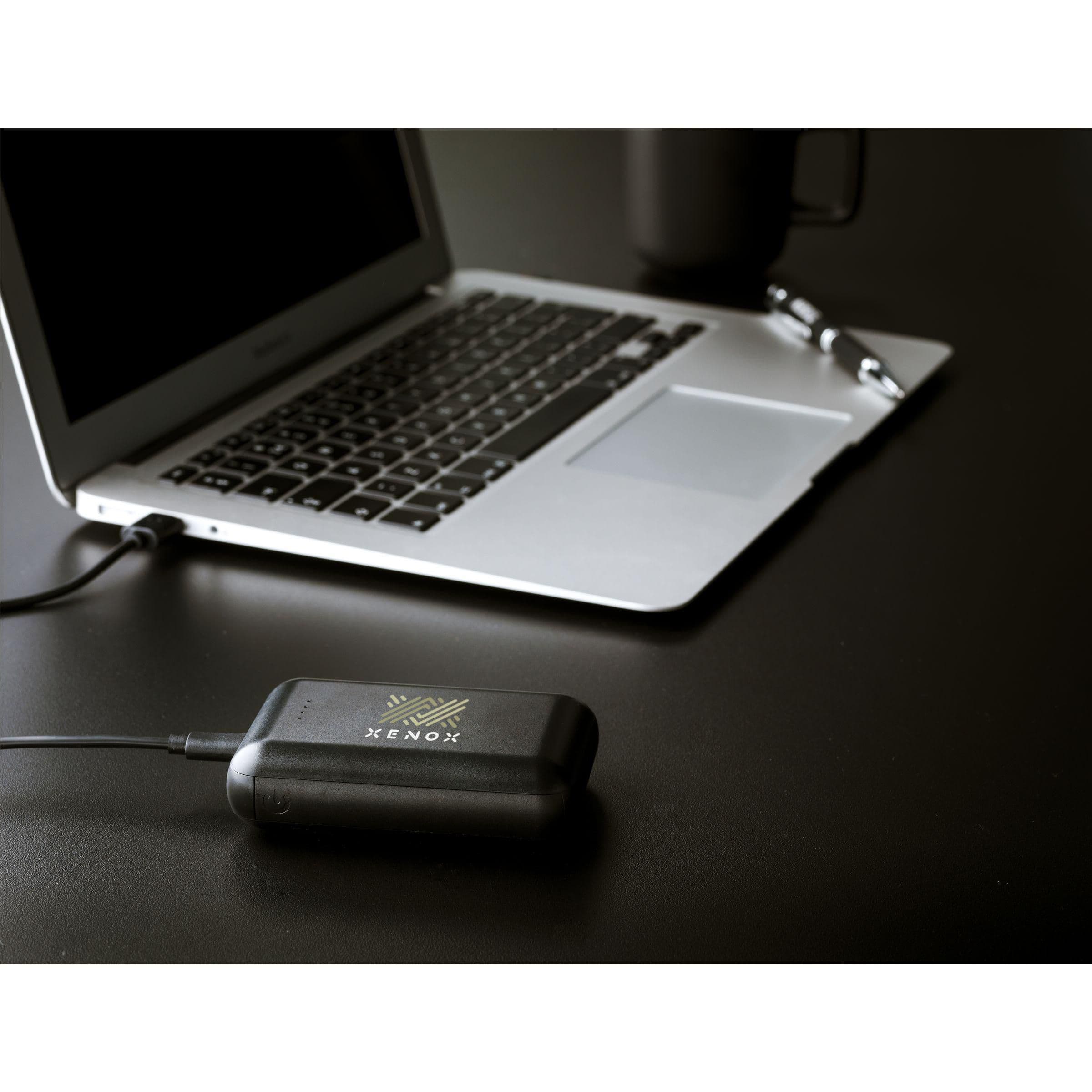Powerbank sans fil RCS PocketPower ABS recyclé 10000 mAh en situation