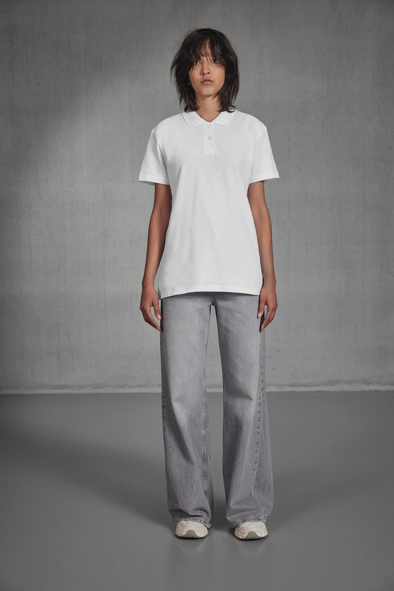 Polo femme ID.001 en situation