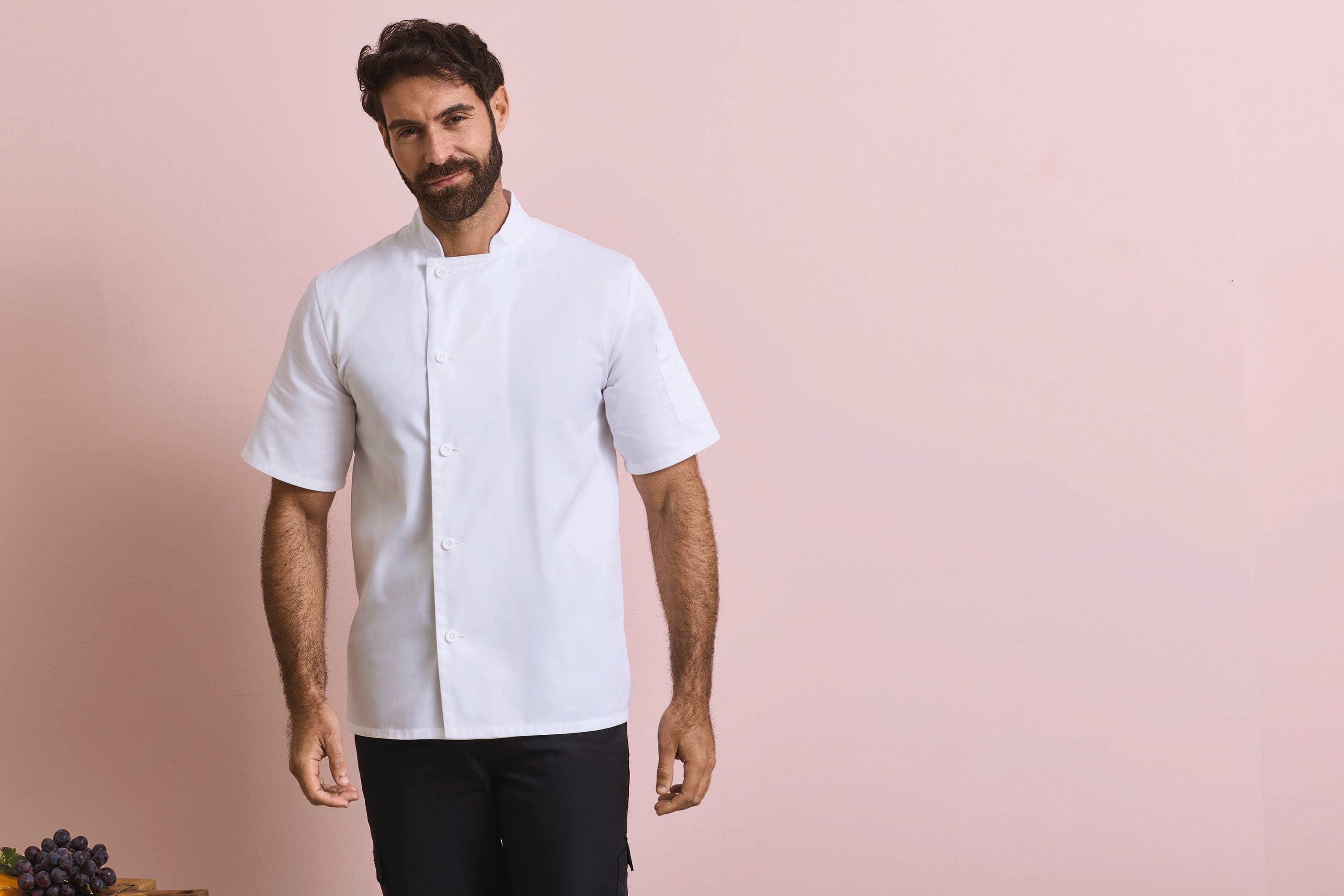 Veste chef cuisinier manches courtes "Essential" en situation