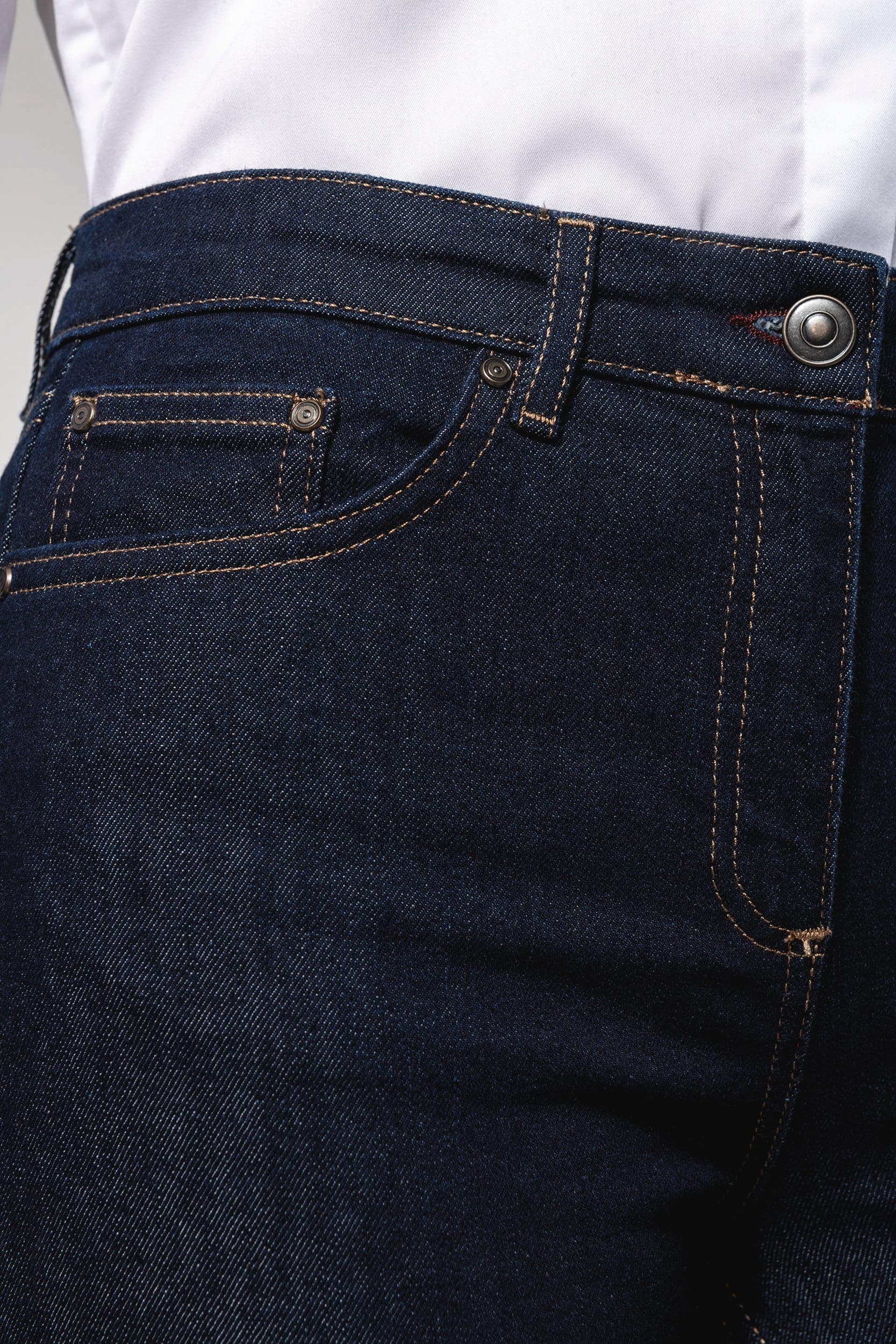 Jean femme en situation