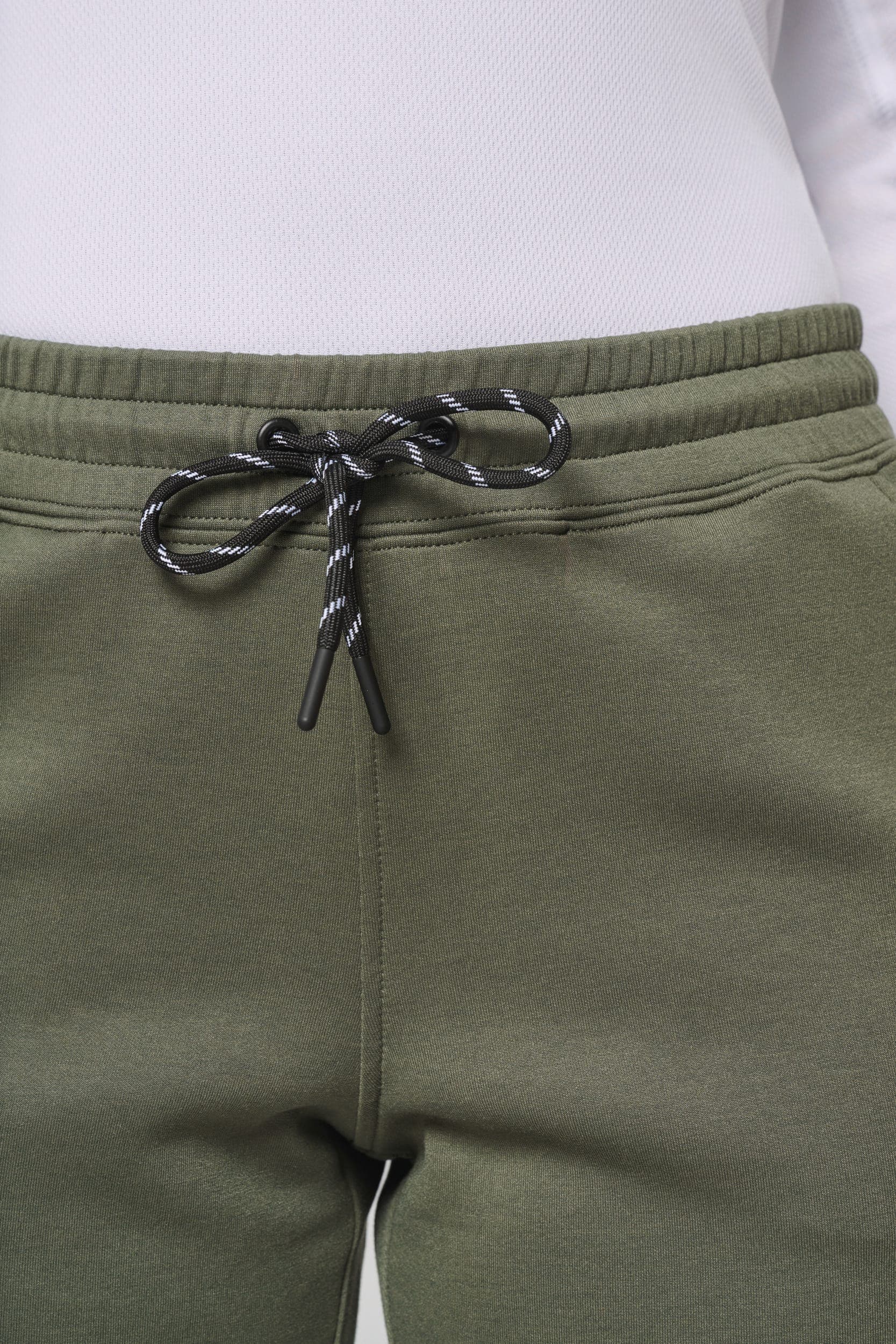 Short femme en situation