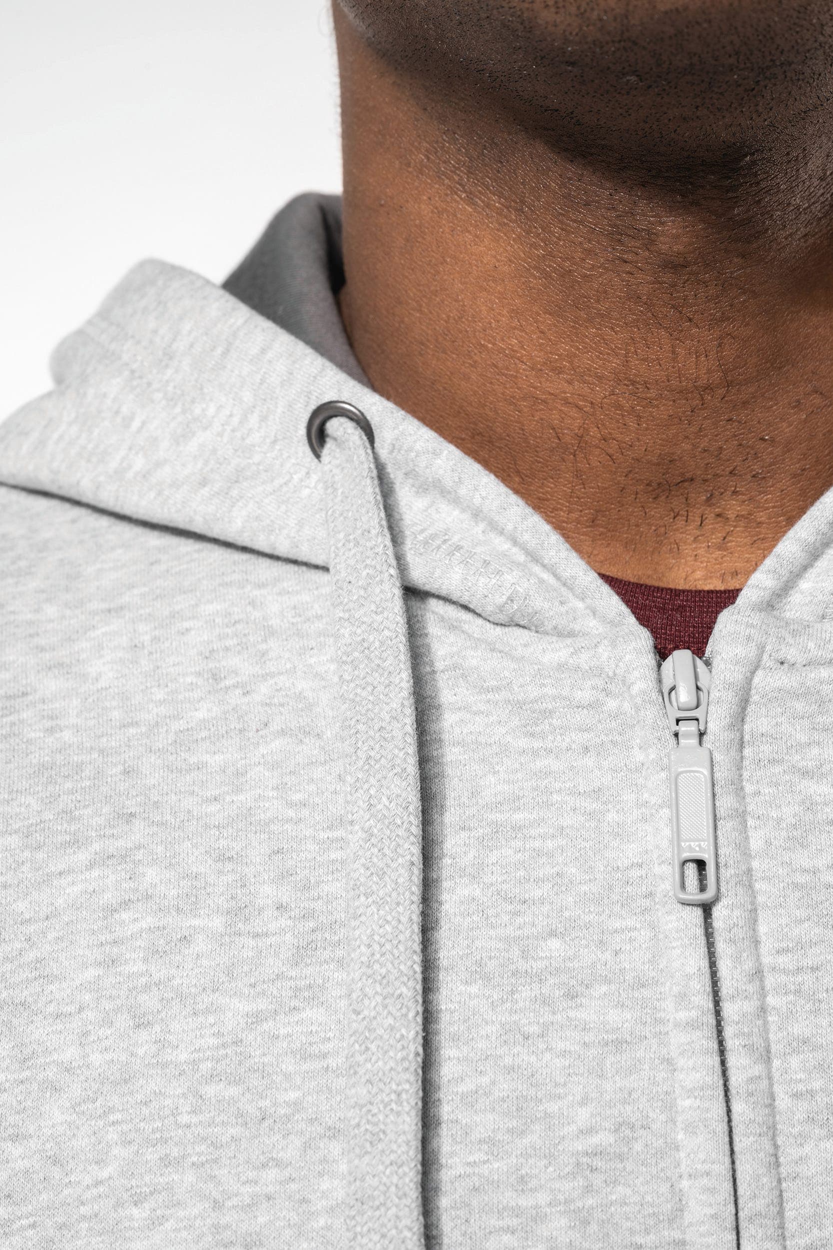 Sweat-shirt zippé capuche unisexe en situation