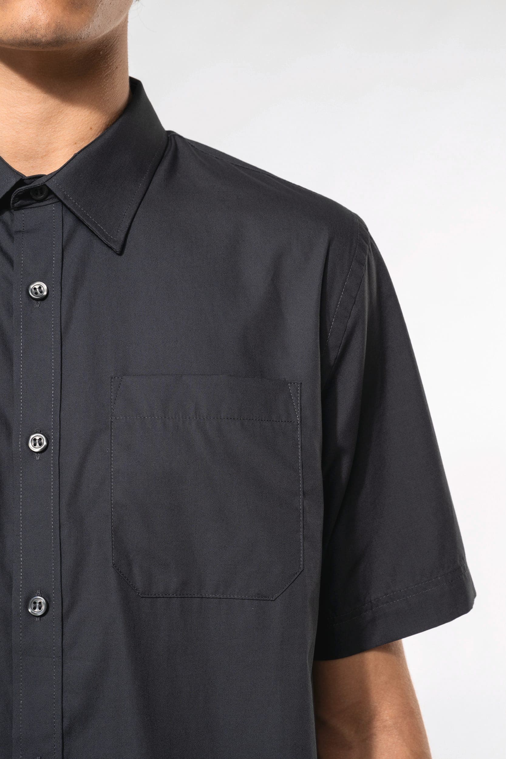 Chemise popeline manches courtes en situation