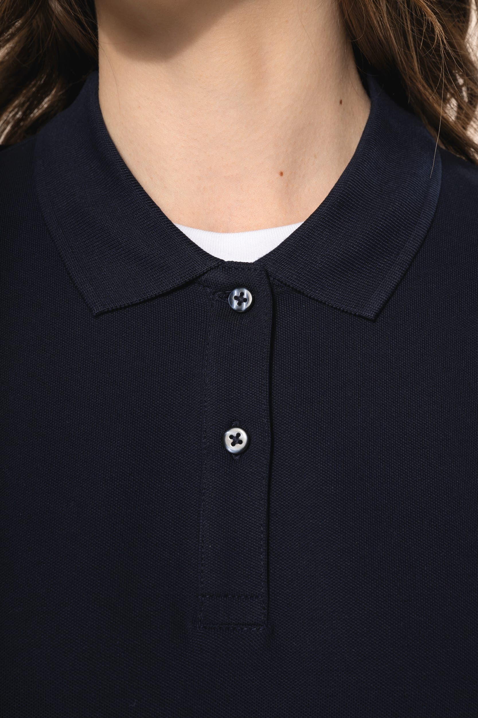 Polo Supima® manches longues femme en situation