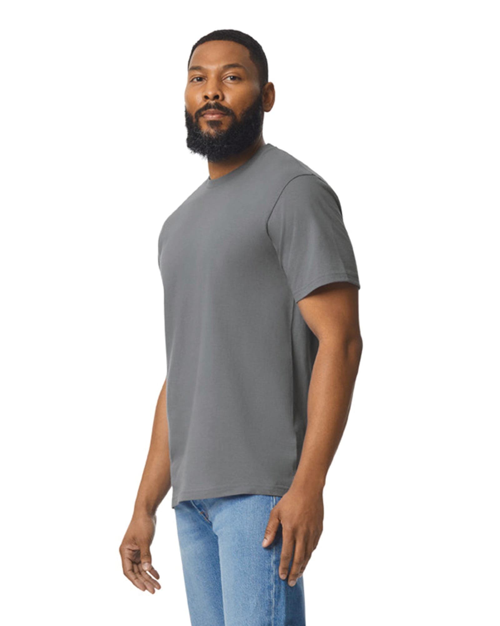 T-shirt homme softstyle midweight en situation