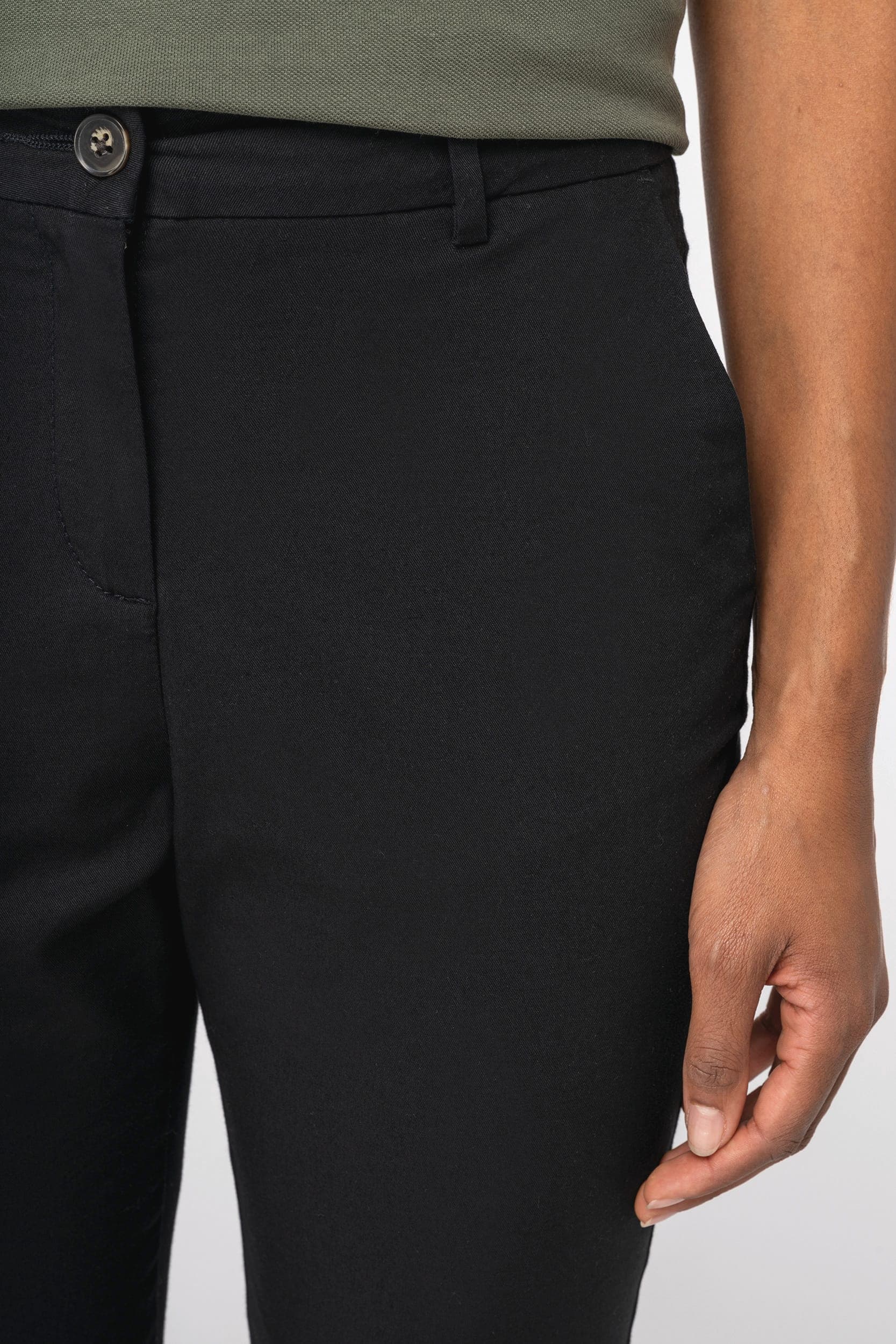 Pantalon chino 7/8 écoresponsable femme en situation