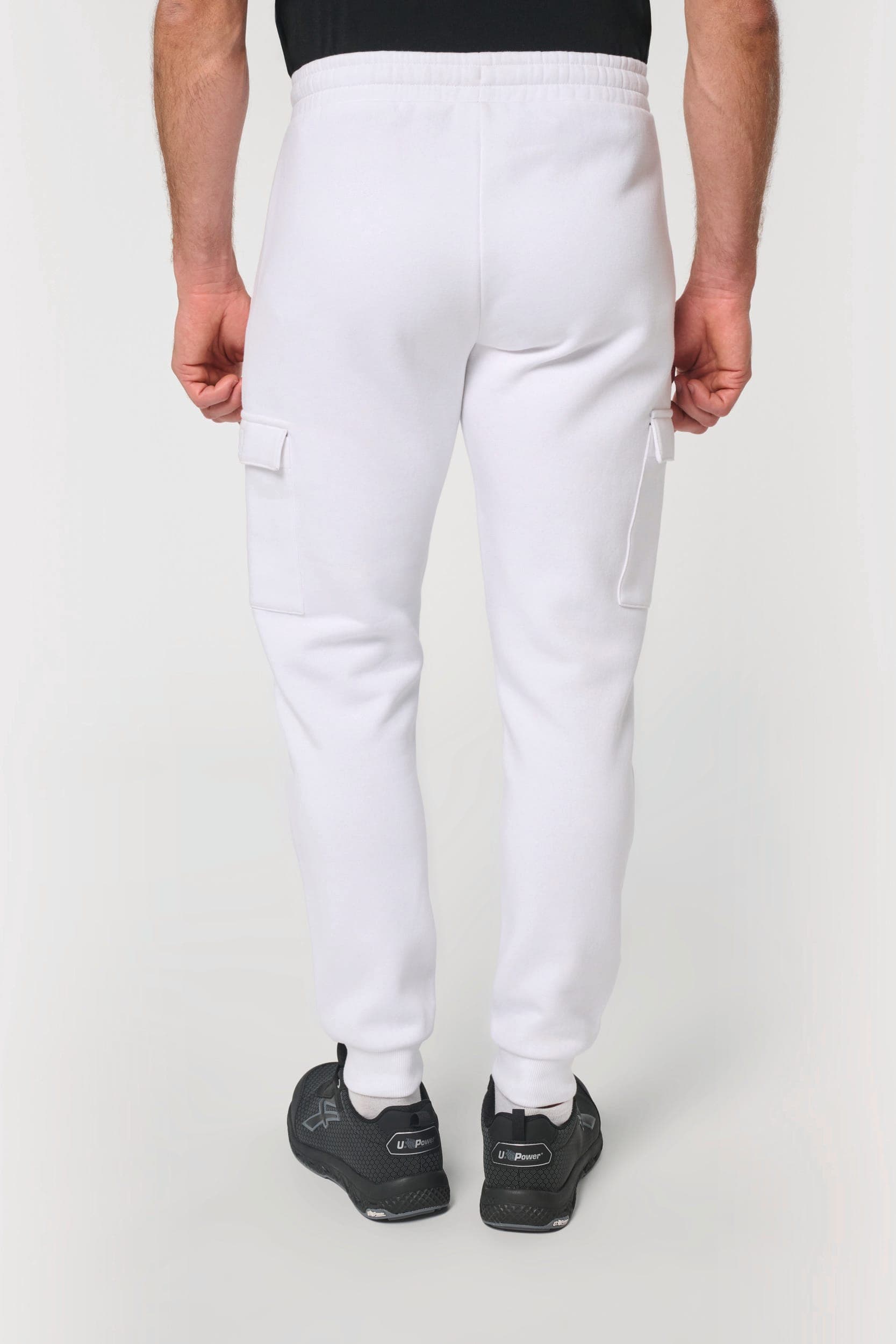 Pantalon molleton cargo écoresponsable homme en situation