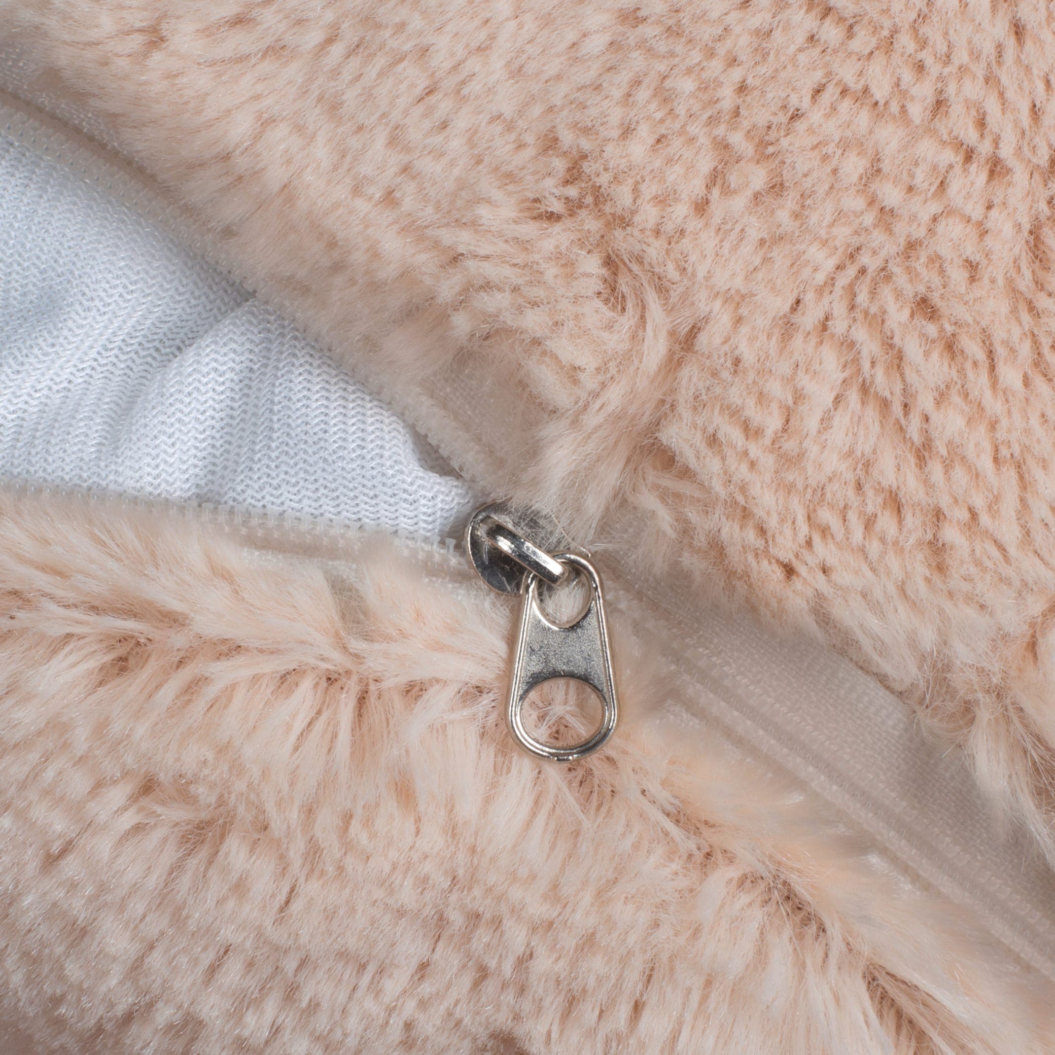 Peluche zippée Ours en situation